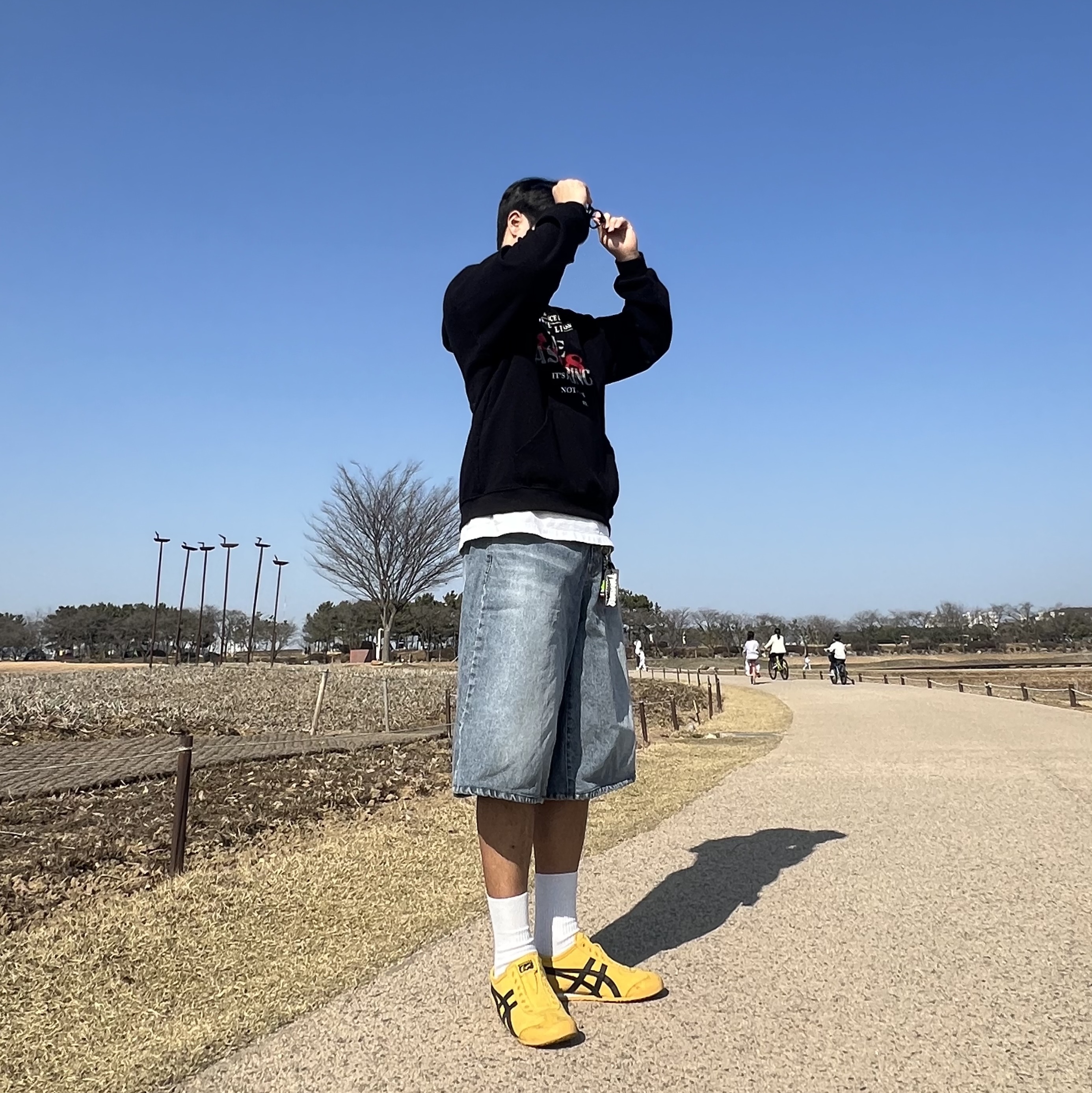 Onitsuka Tiger Mexico 66 Slip-On Yellow Black 착용 스타일 - 4