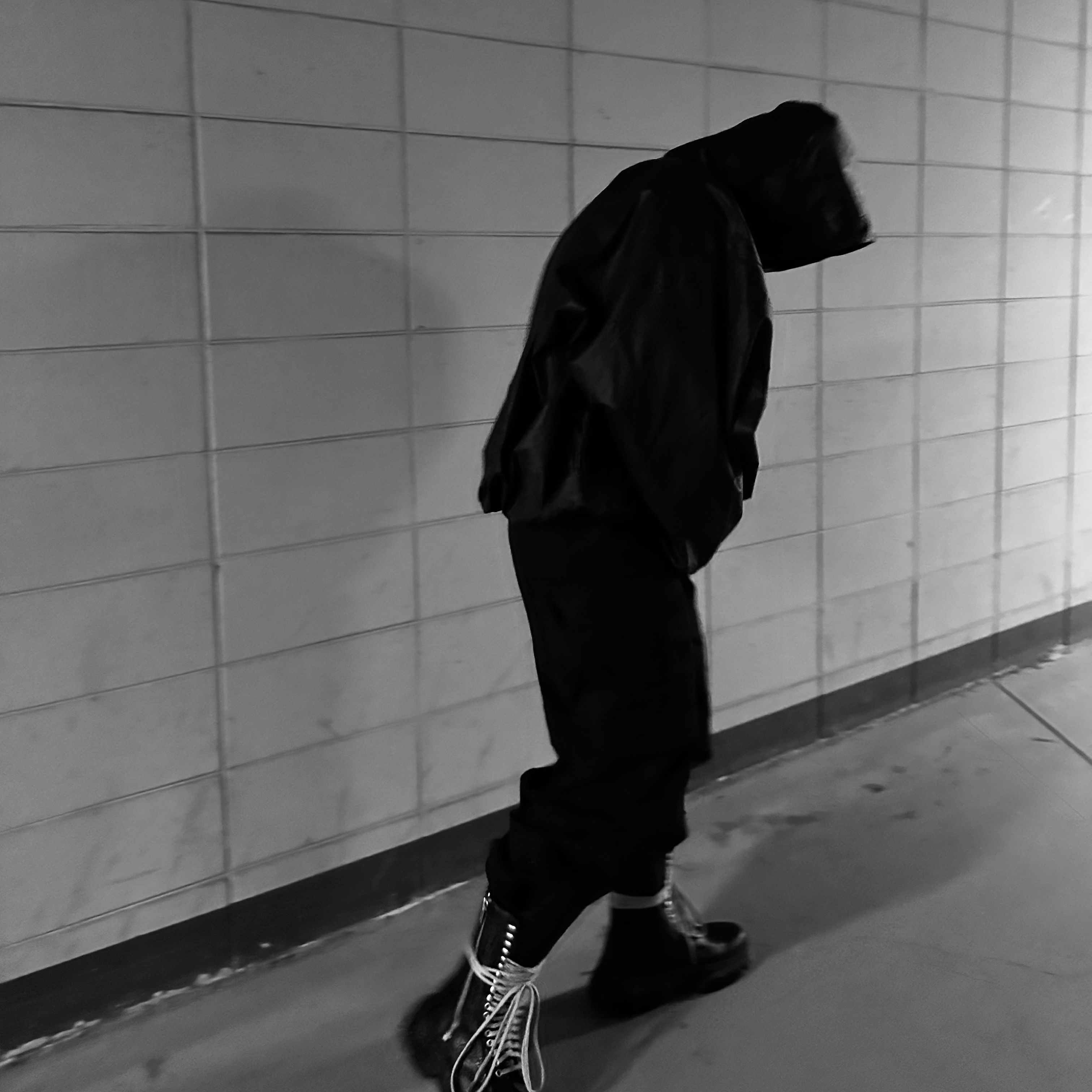 Awende Rordpanel Cargo Pants Black, Dr. Martens x Rick Owens 1918 DMXL Calf Length Boot Black 착용 스타일 - 2