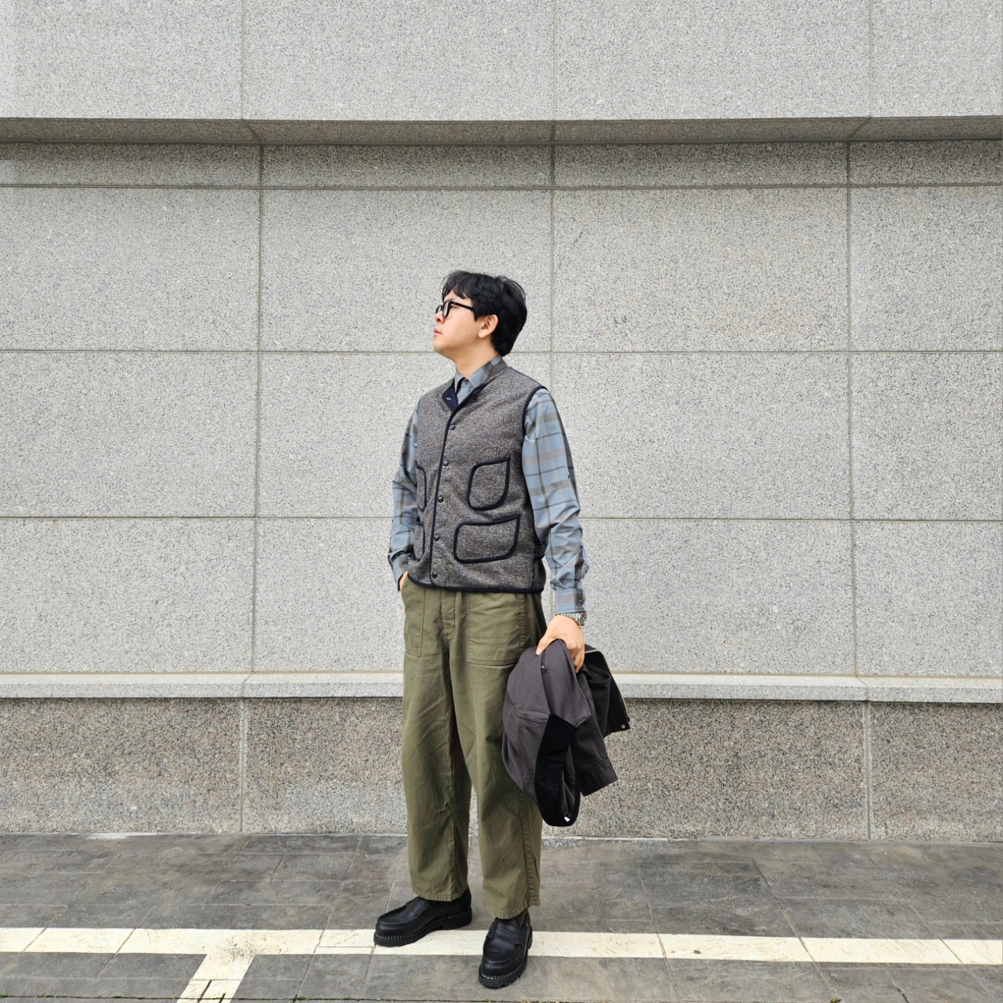 Kapital Beach Fleece Beach Vest Charcoal, Nike ACG Dri-Fit UV Devastation Trail Shirt Smoke Grey - Asia 착용 스타일 - 3