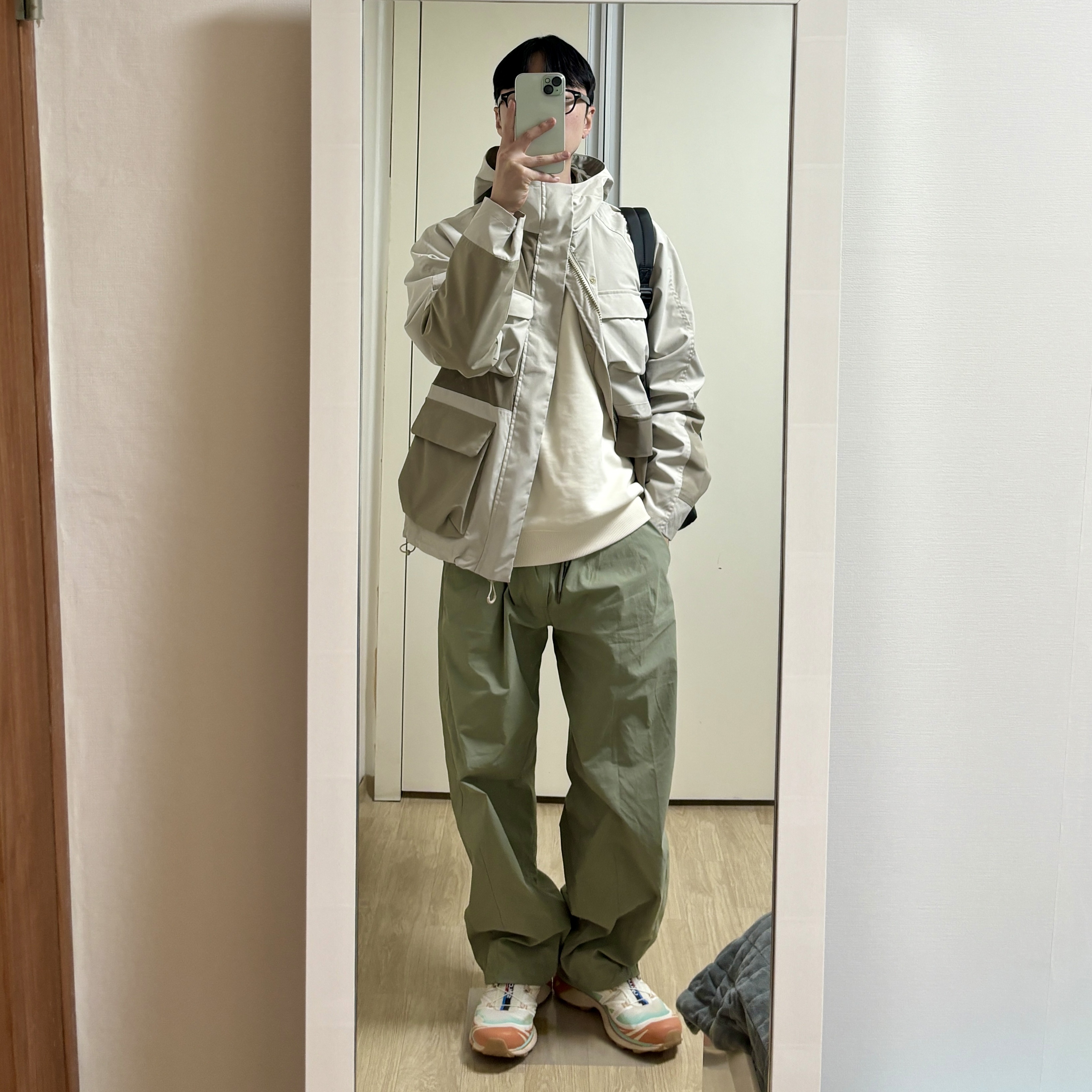 Salomon XT-6 Skyline Vanilla Ice Sun Baked 착용 스타일 - 1