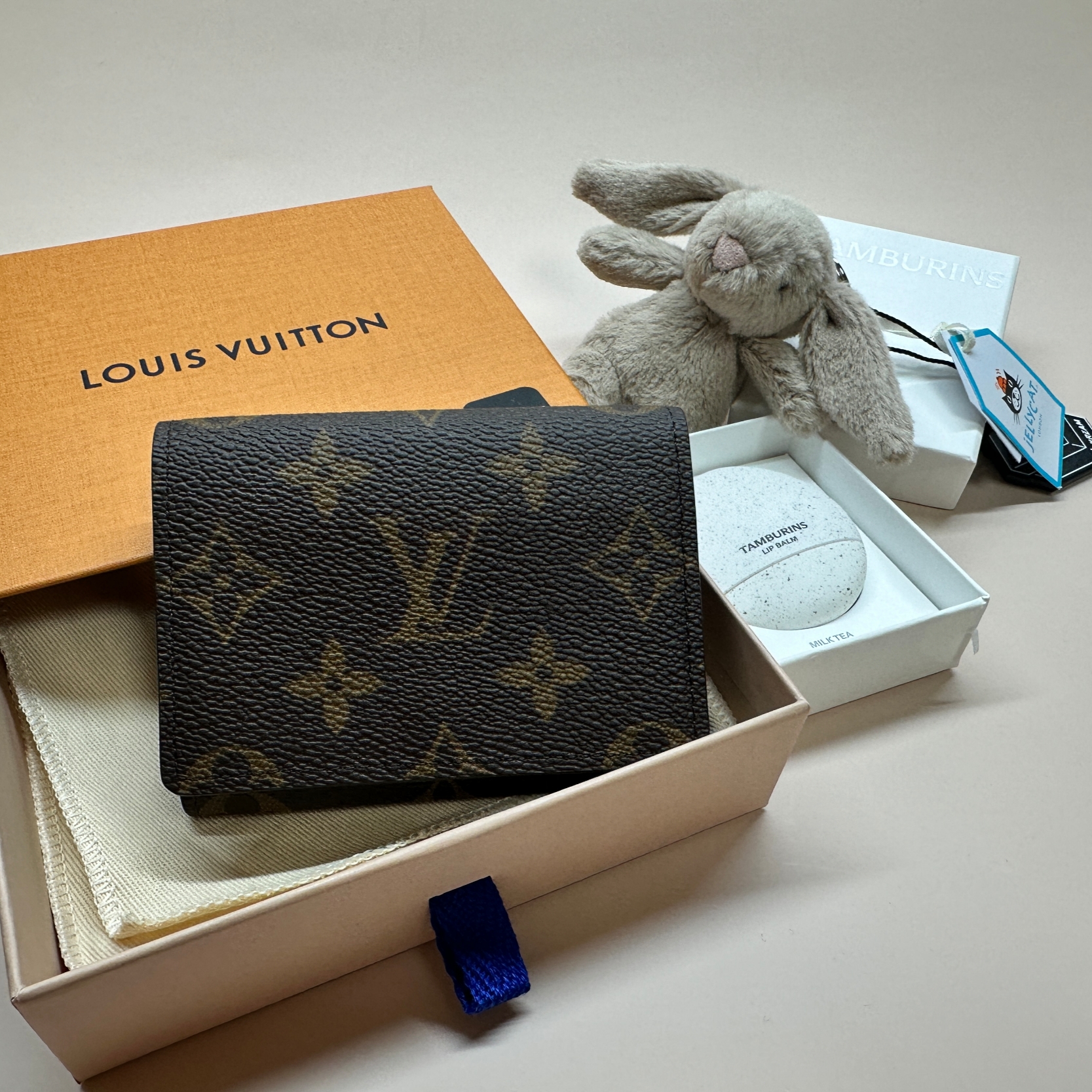 Louis Vuitton Envelope Business Card Holder Monogram 착용 스타일