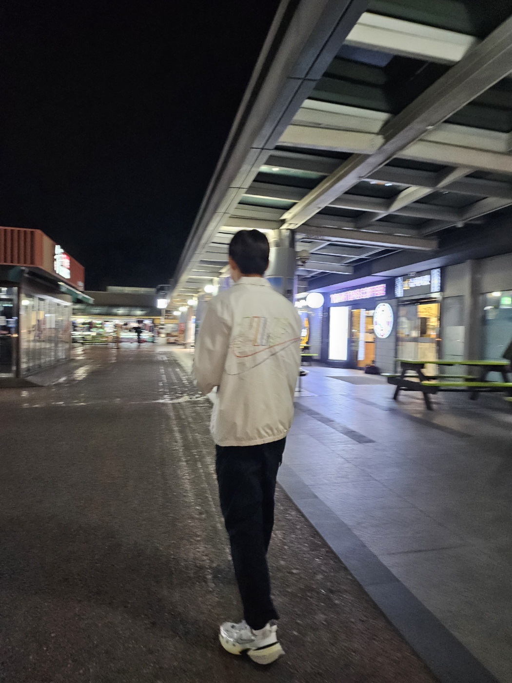 Nike V2K Run Summit White Metallic Silver, Nike NSW Club Full Zip Woven Jacket Phantom - Asia 착용 스타일 - 1