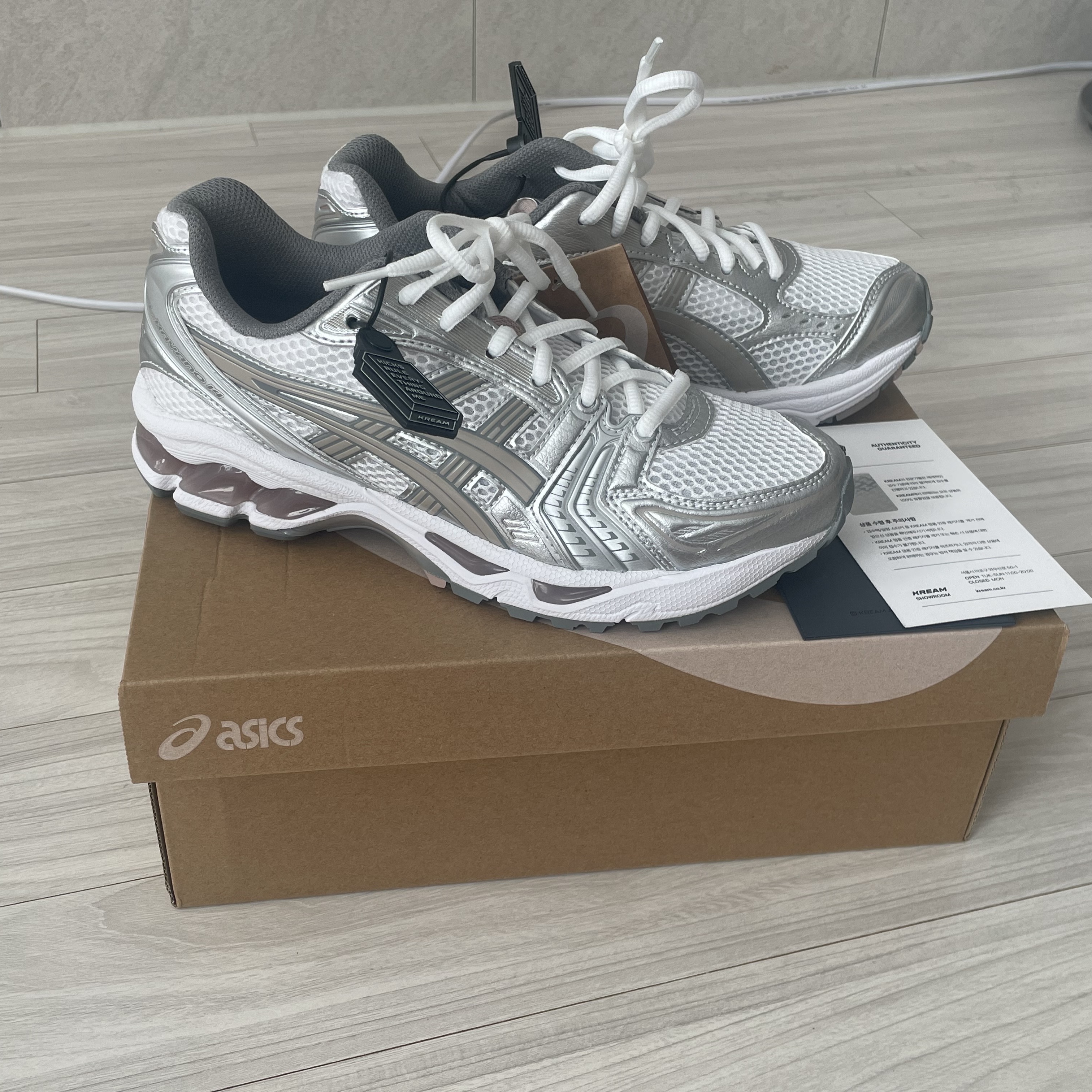 (W) Asics Gel-Kayano 14 White Moonrock 착용 스타일
