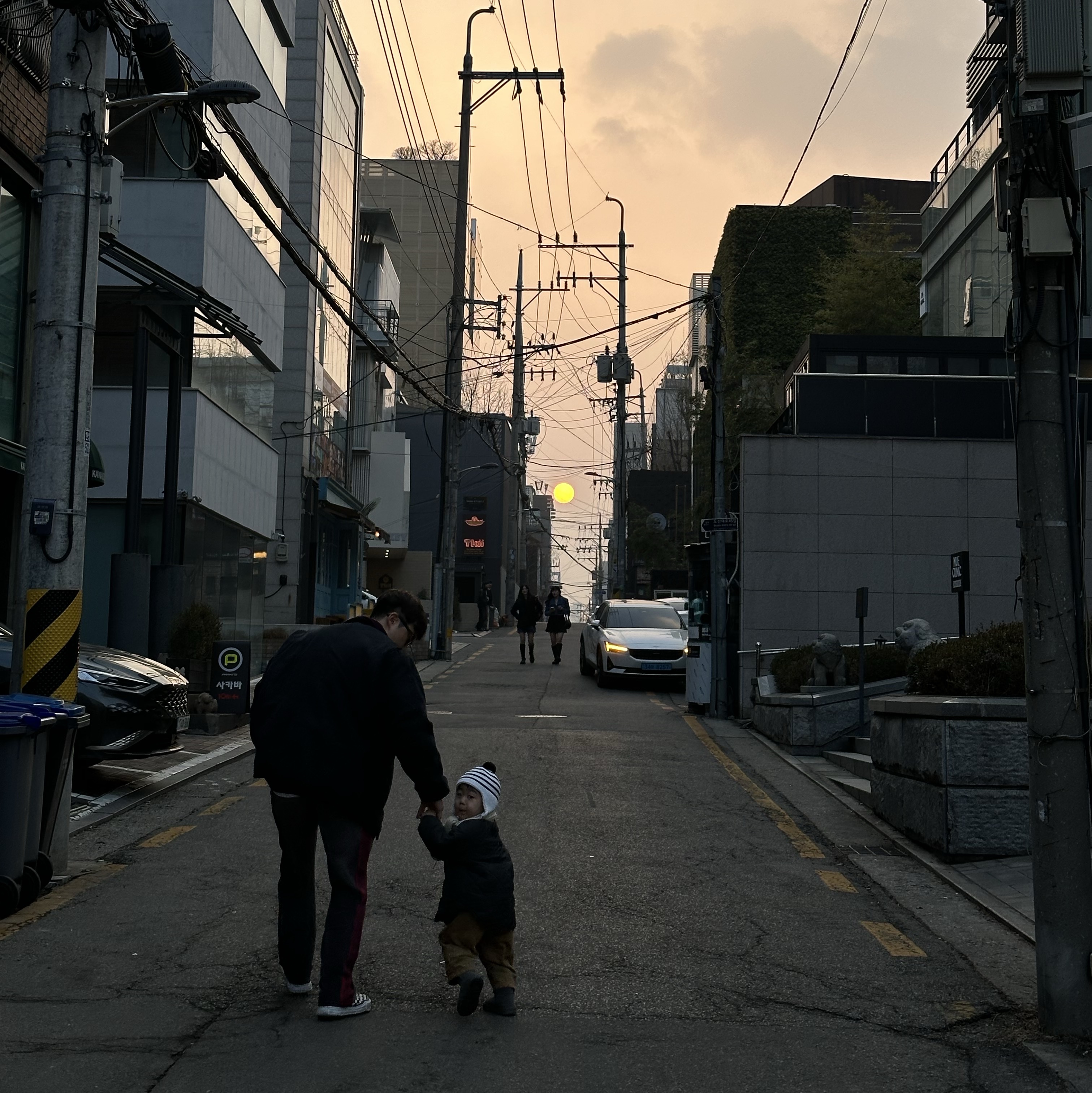 Needles 16oz Cotton Canvas Lumberjack Coat Black, Needles Narrow Track Pants Velour Charcoal 착용 스타일 - 2