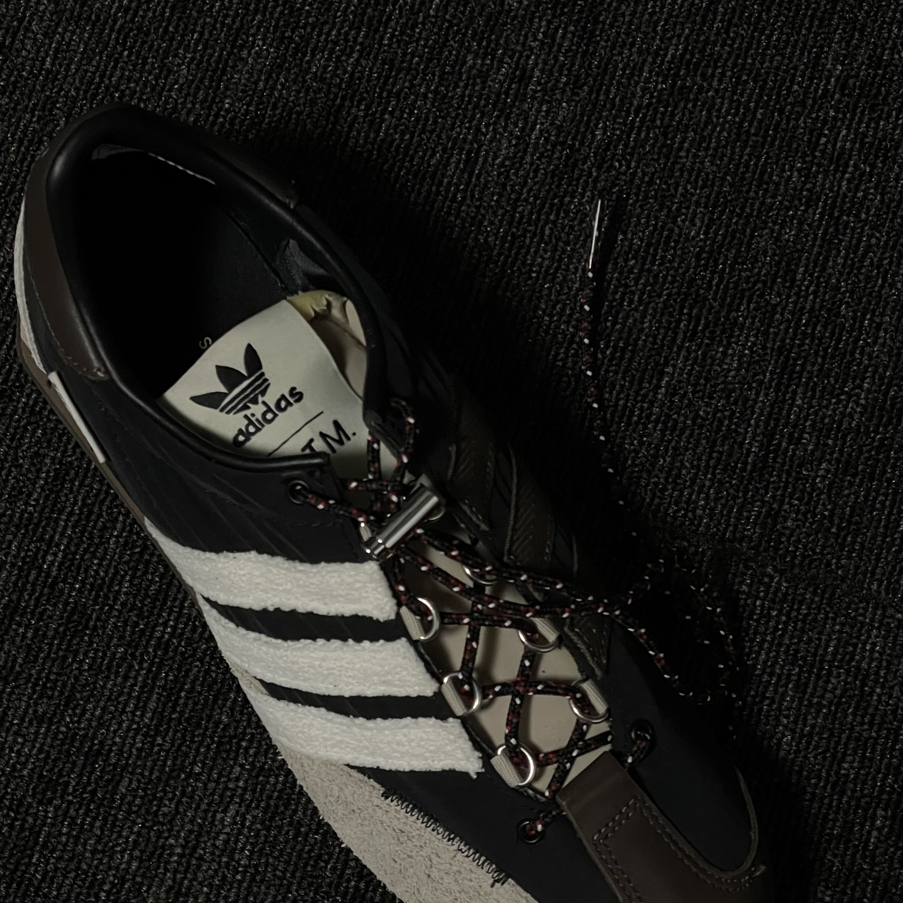 Adidas x Song for the Mute Country OG Core Black Core White 착용 스타일 - 1