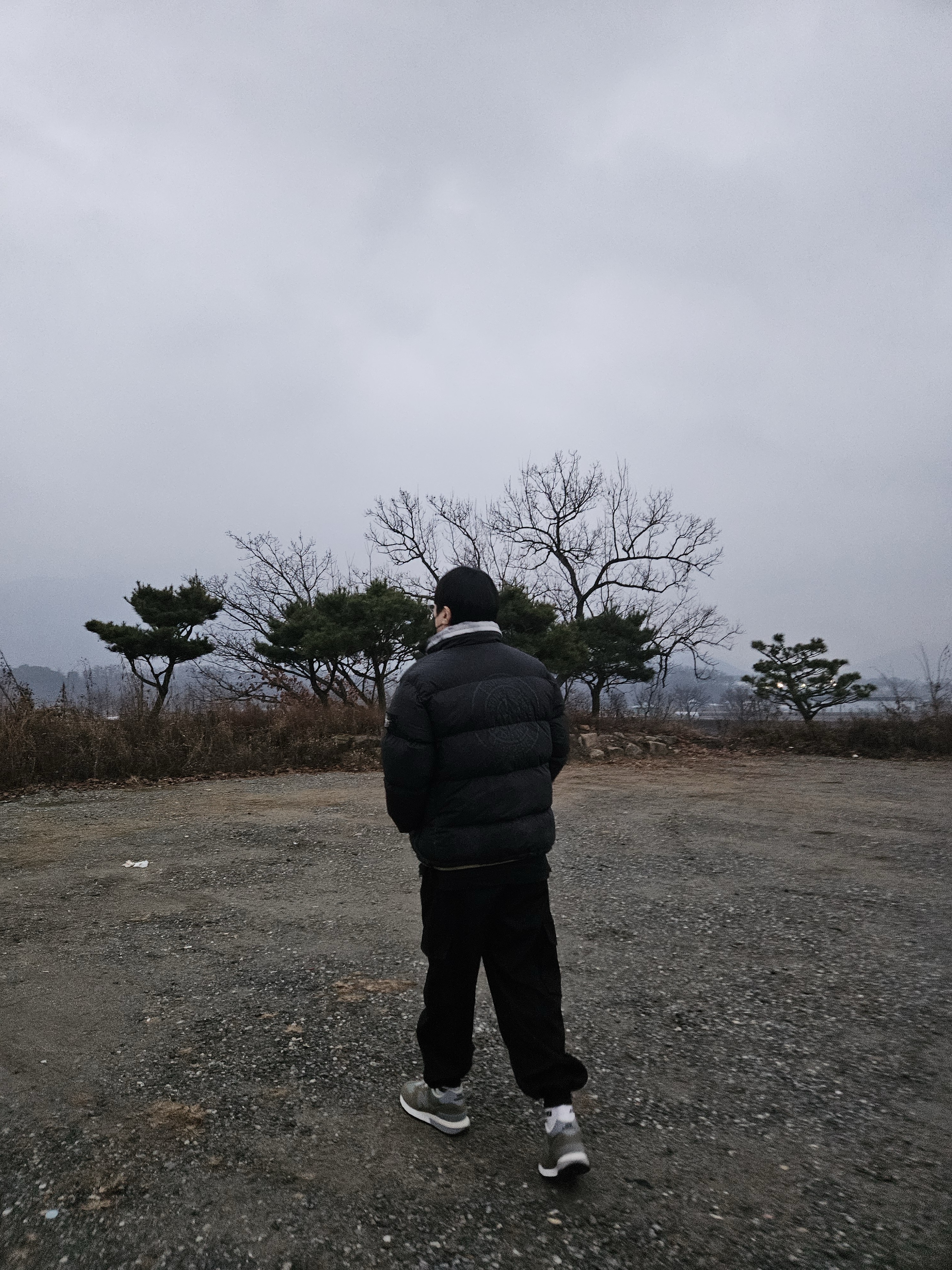 Supreme x Stone Island Painted Camo Crinkle Down Jacket Black - 20FW, New Balance x Stone Island 574 Legacy Green 착용 스타일