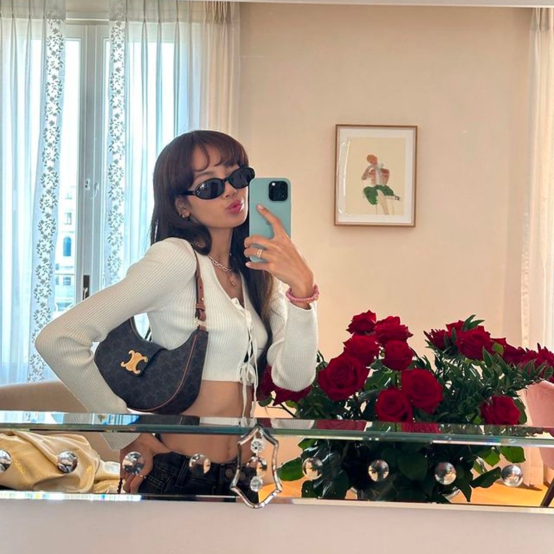Celine Medium Ava Triomphe Bag in Triomphe Canvas Calfskin Tan 착용 스타일 - 9