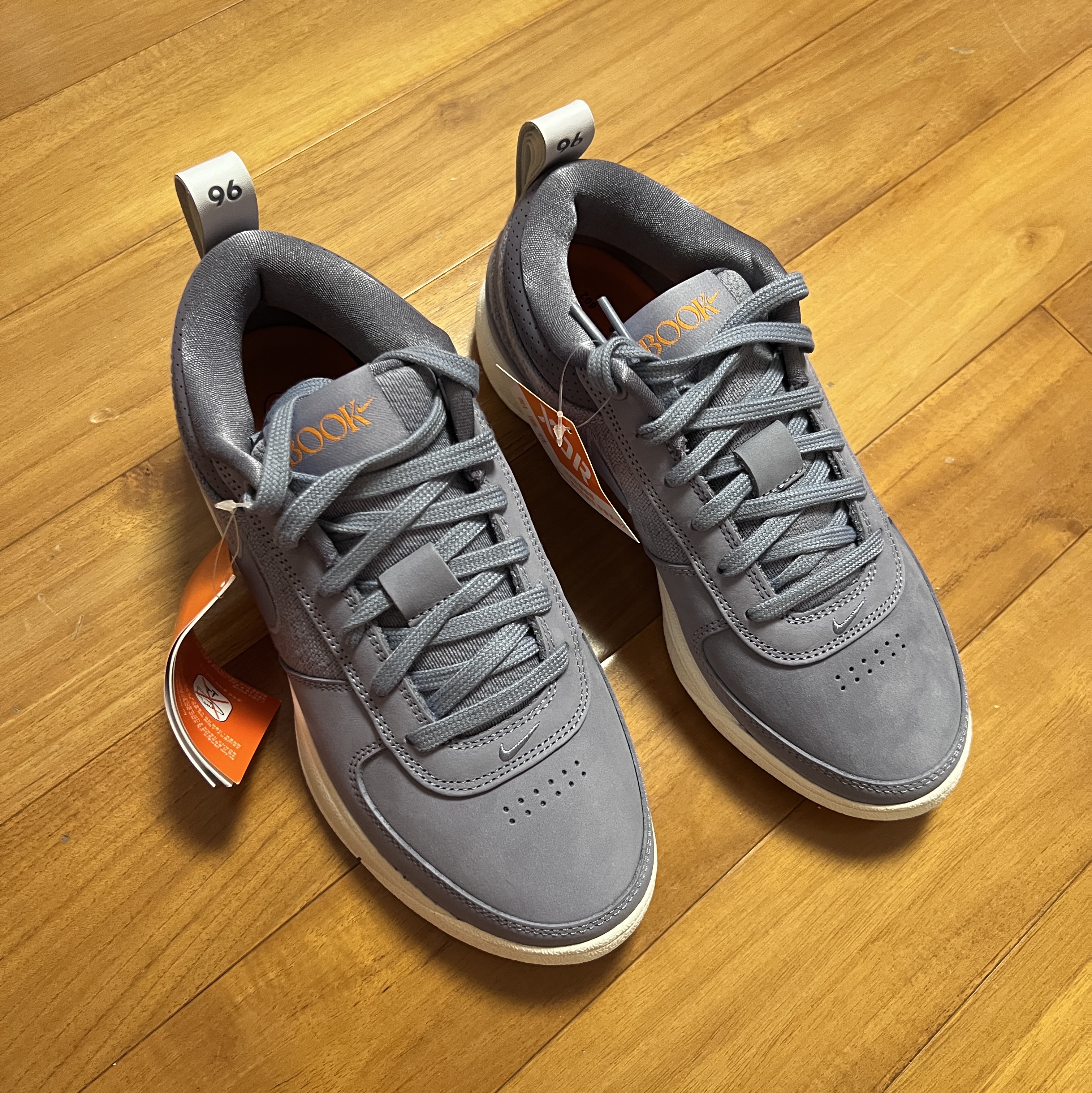 Nike Book 1 Mirage V2 착용 스타일