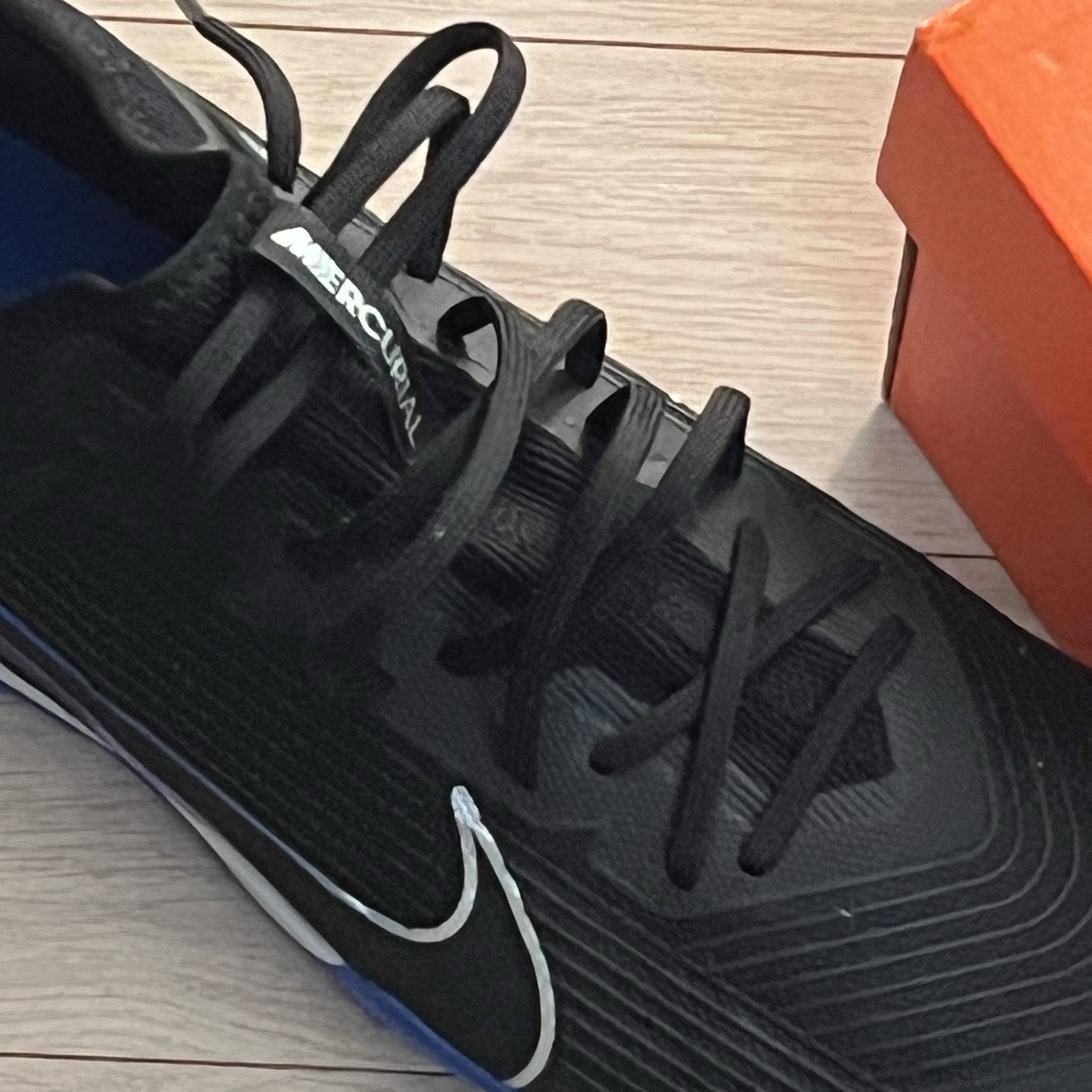 Nike Zoom Mercurial Vapor 15 Pro TF Black Hyper Royal 착용 스타일