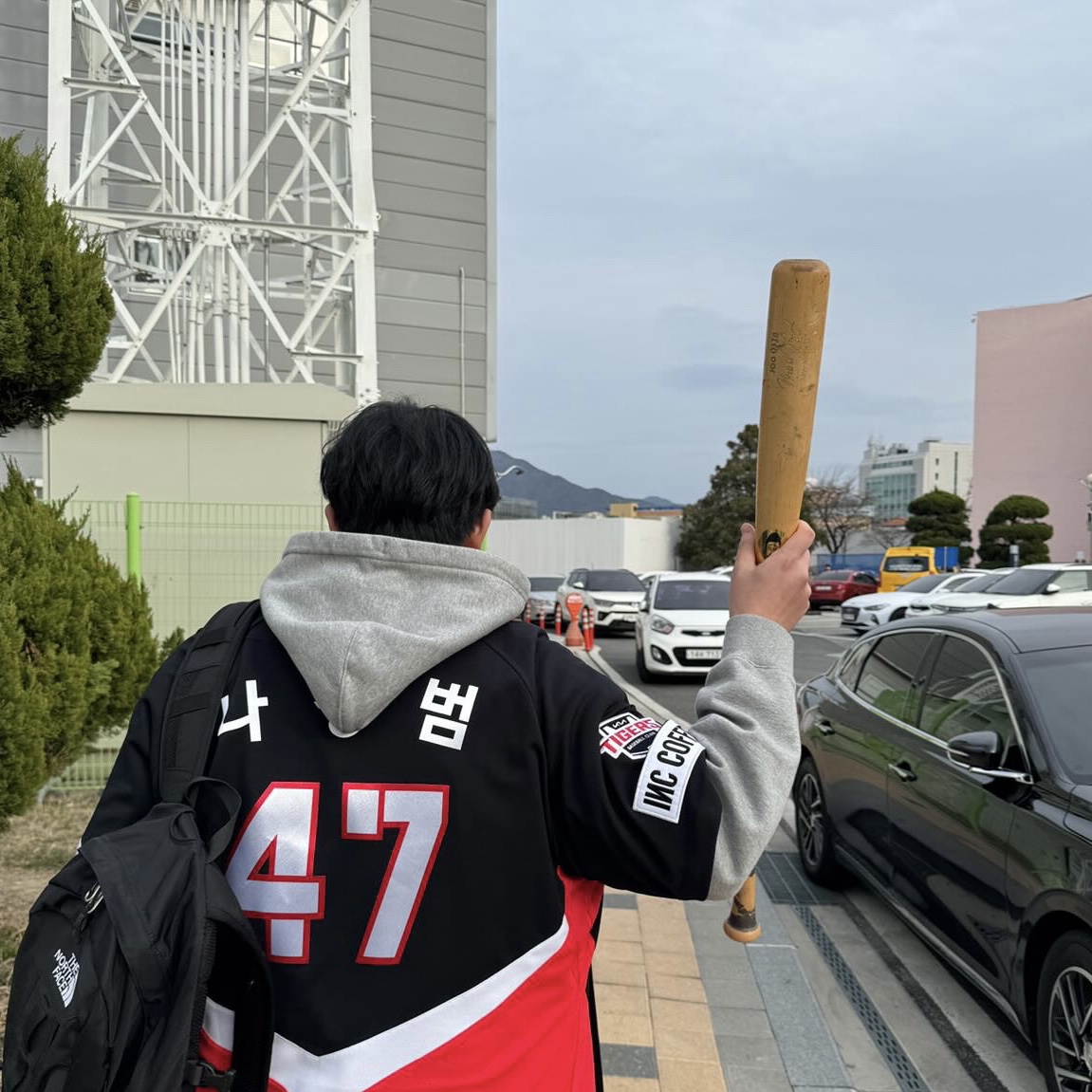 Kia Tigers x IAB Studio 23 Authentic Away Uniform Black (Non Marking Ver.), The North Face Big Shot Black 착용 스타일