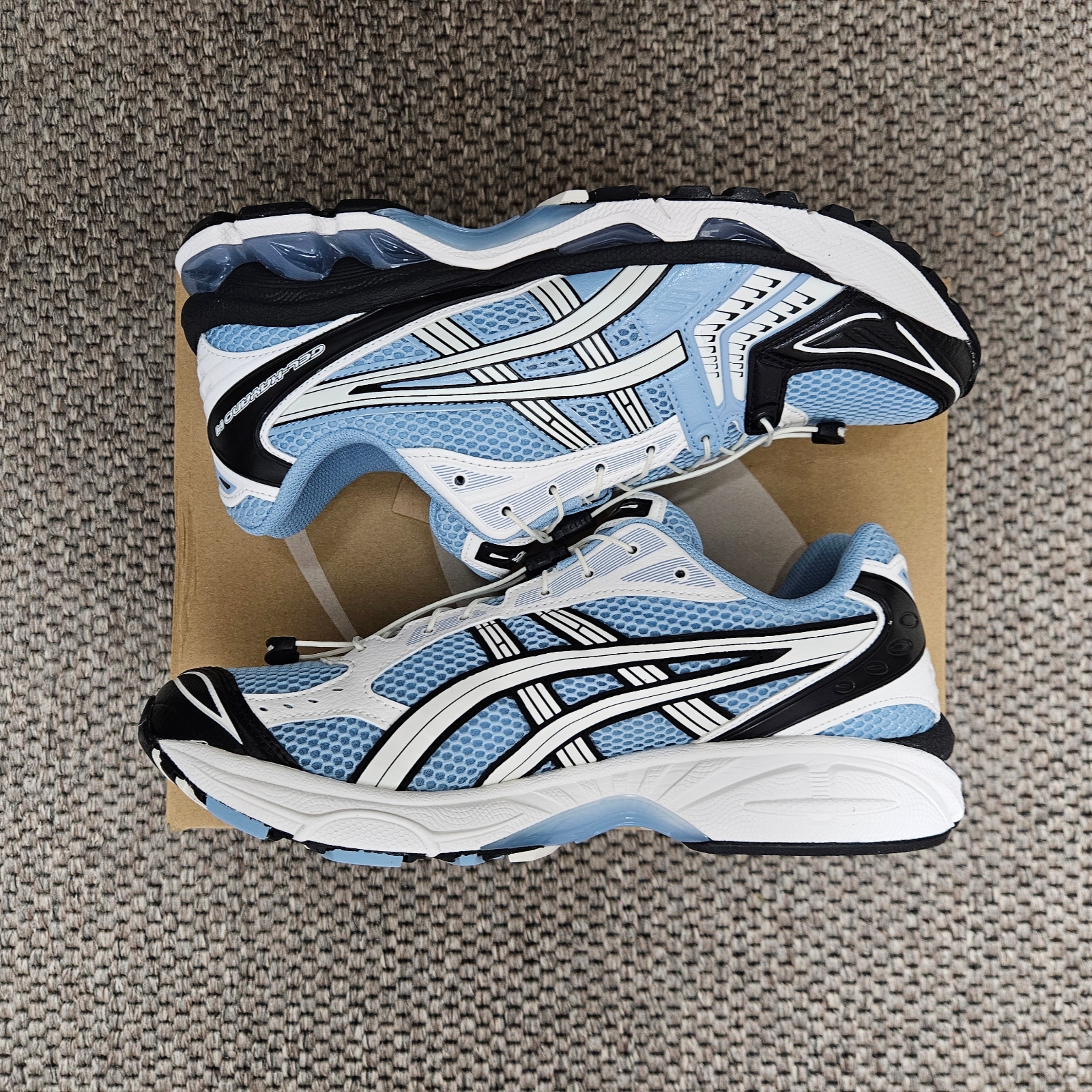 Asics Unlimited Gel-Kayano 14 Mist Cream 착용 스타일 - 5
