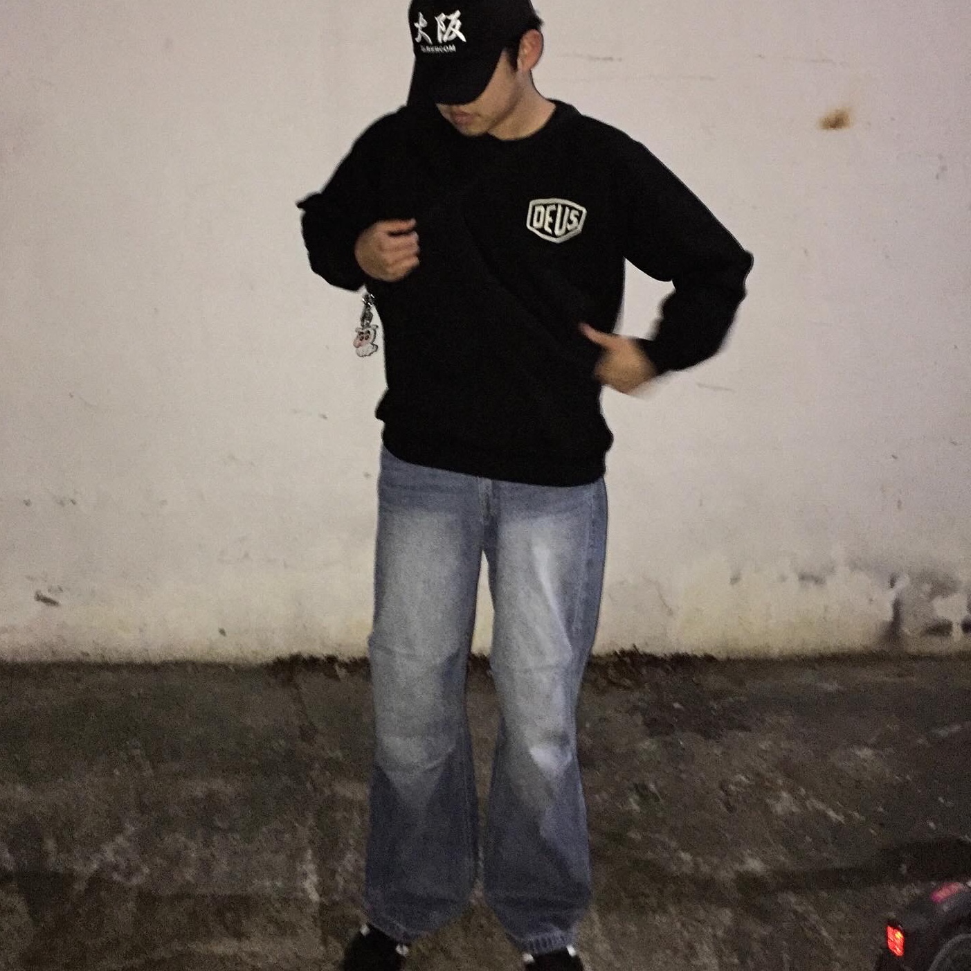 Deus Ex Machina Seoul College Long Sleeve T-Shirt Black, Adidas Spezial Handball Core Black 착용 스타일
