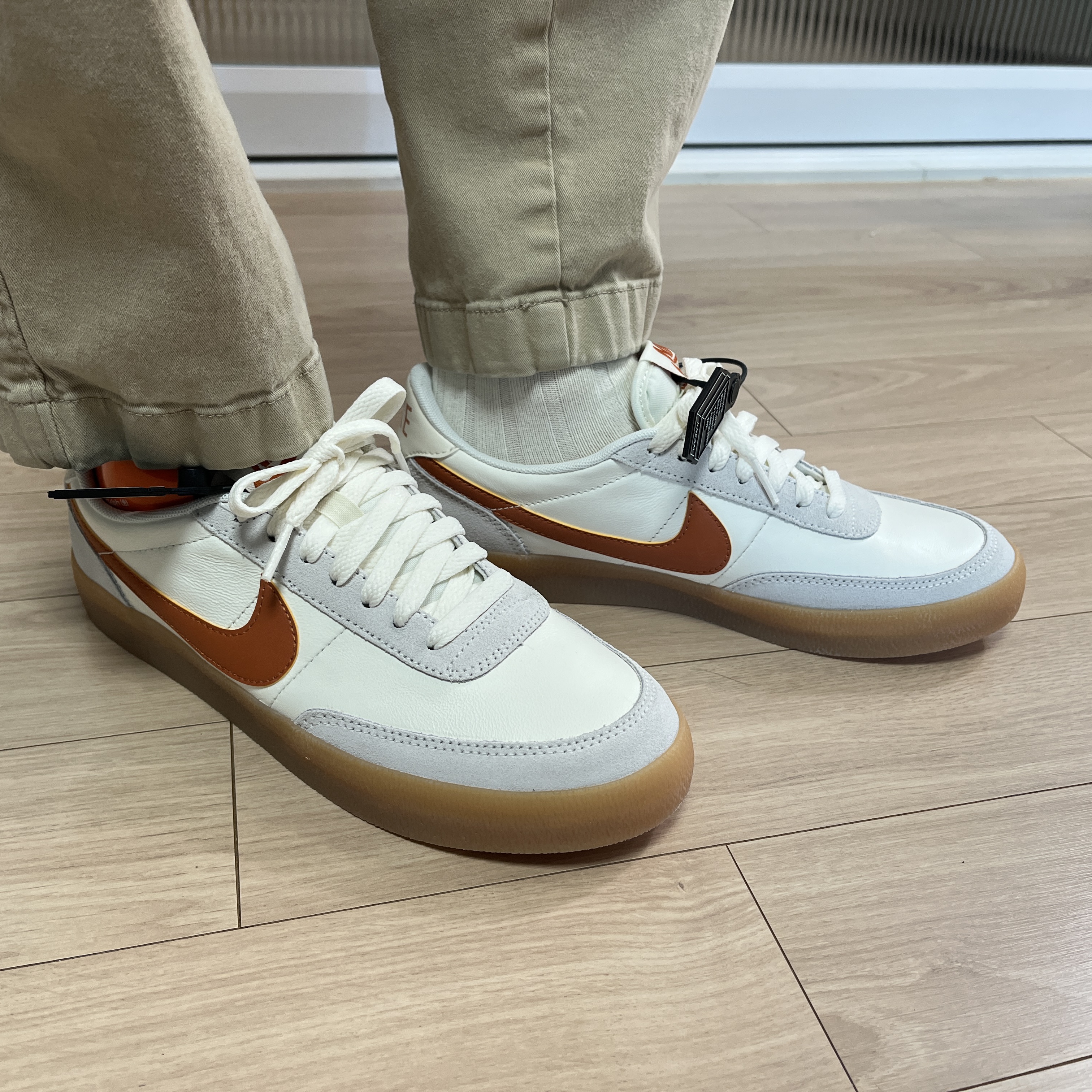 Nike Killshot 2 Leather Sail Desert Orange 착용 스타일 - 3