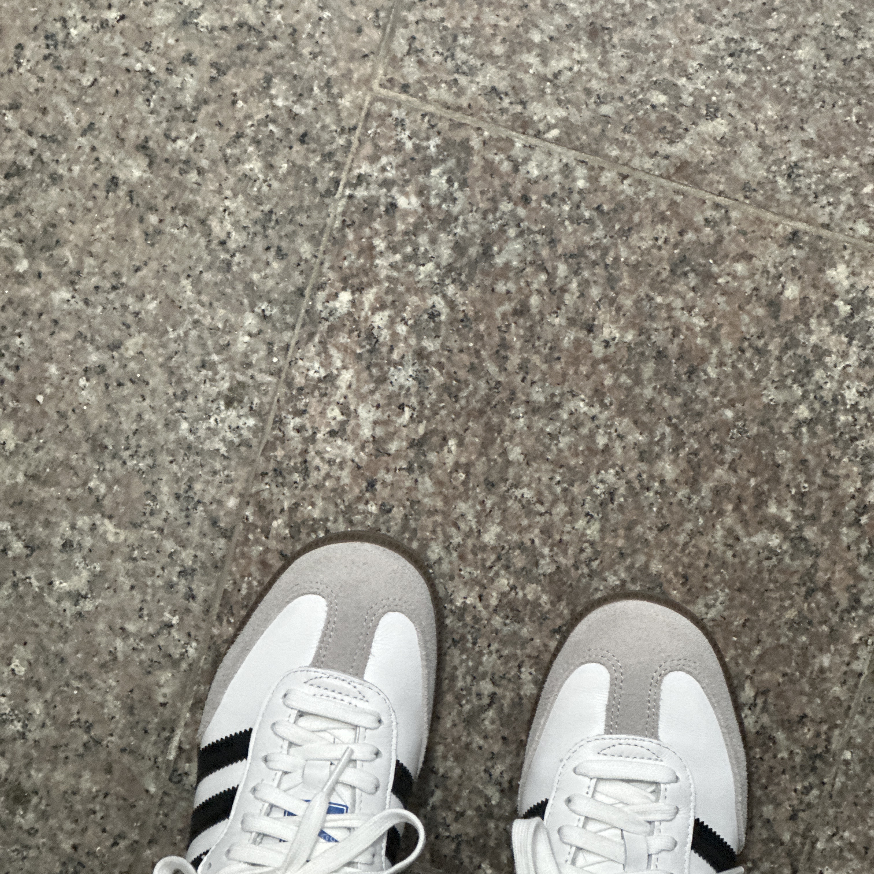Adidas Samba OG Cloud White 착용 스타일