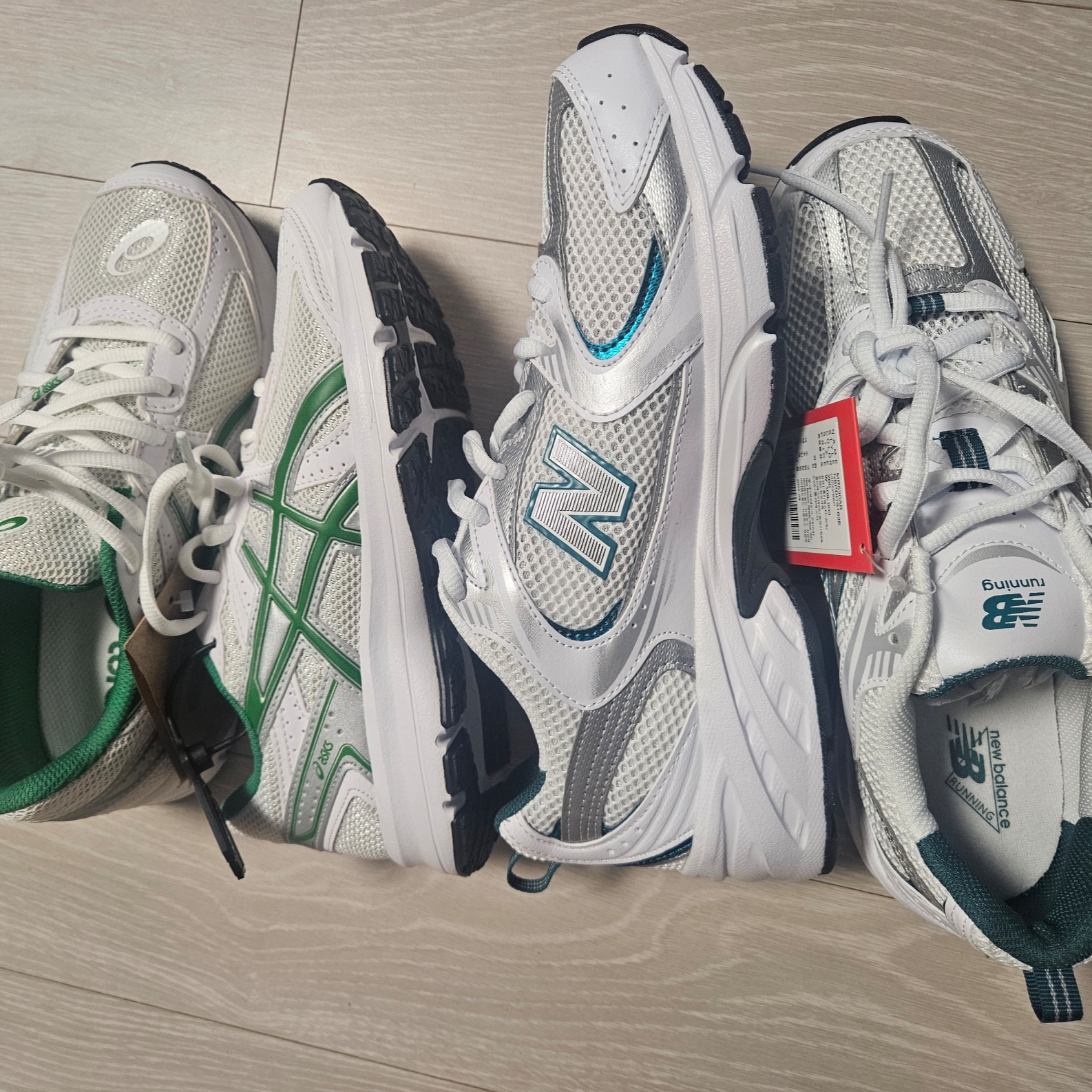 Asics Jog 100 S White Green - 2E Wide, New Balance 530 White Mint 착용 스타일 - 2
