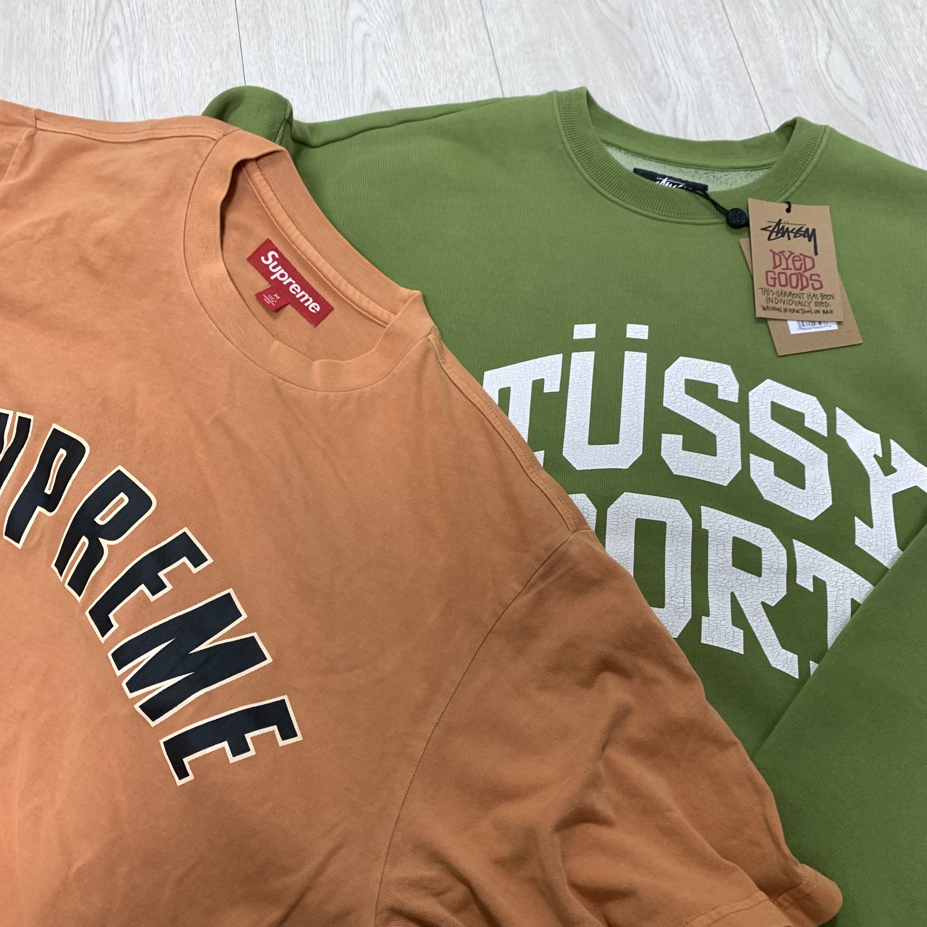 Supreme Cracked Arc S/S Top Orange - 24SS, Stussy Big Crackle Sport Crew Washed Green 착용 스타일