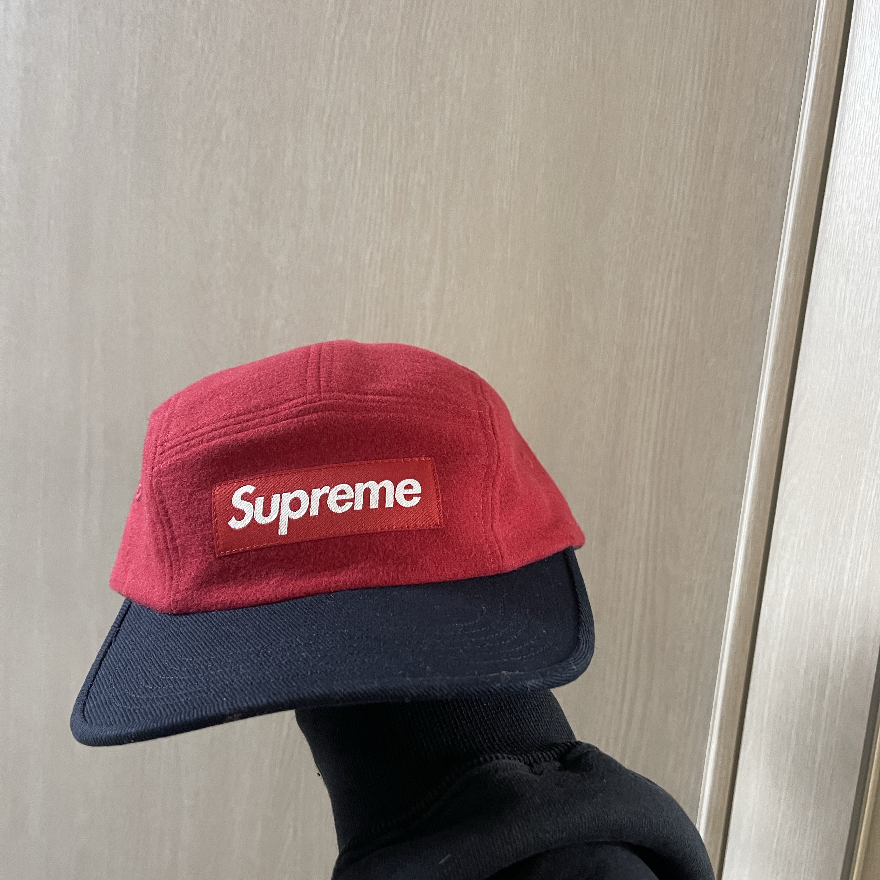 Supreme 2-Tone Camp Cap Red - 23FW 착용 스타일