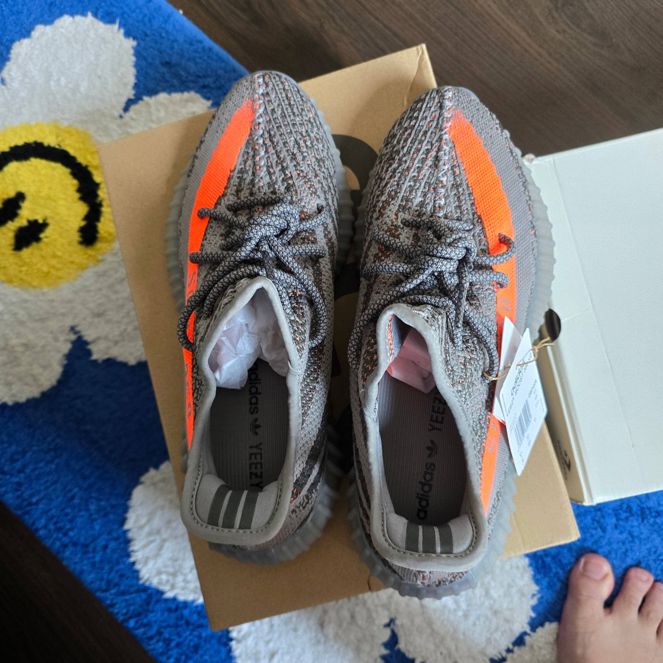 Adidas Yeezy Boost 350 V2 Beluga - Reflective 착용 스타일