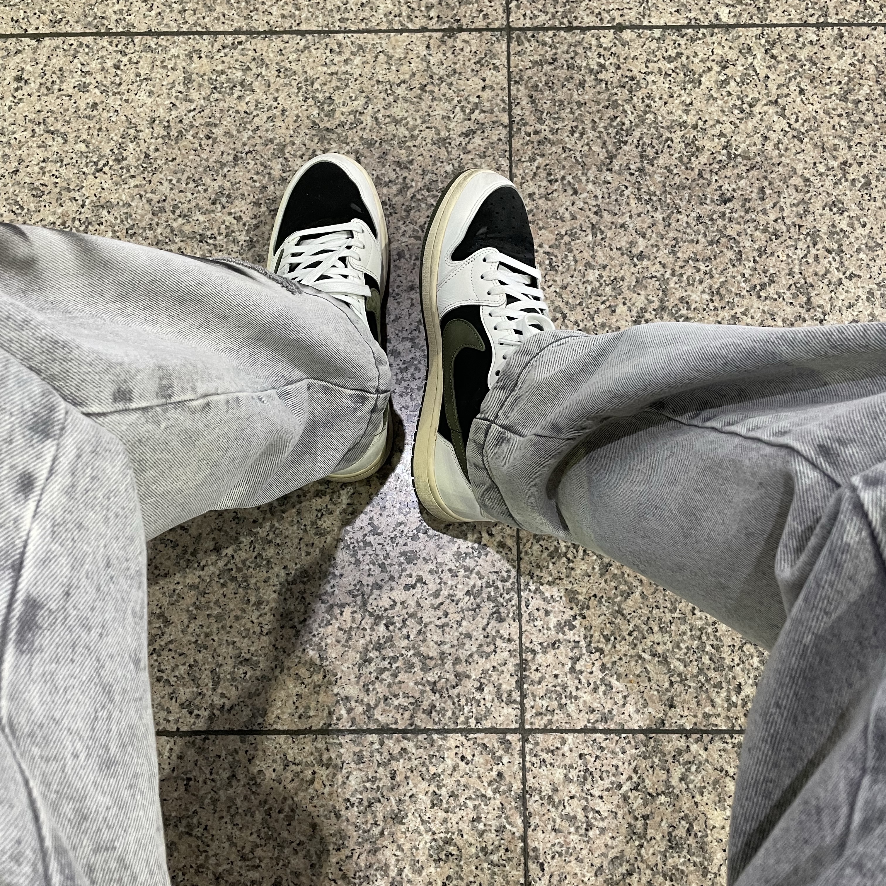 (W) Jordan 1 x Travis Scott Retro Low OG SP Medium Olive 착용 스타일