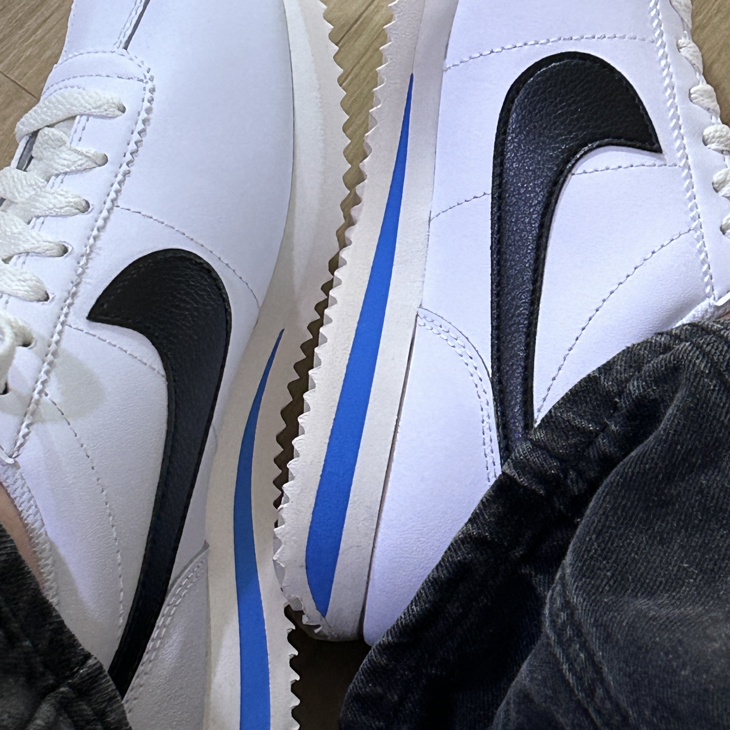 (W) Nike Cortez White and Black 착용 스타일
