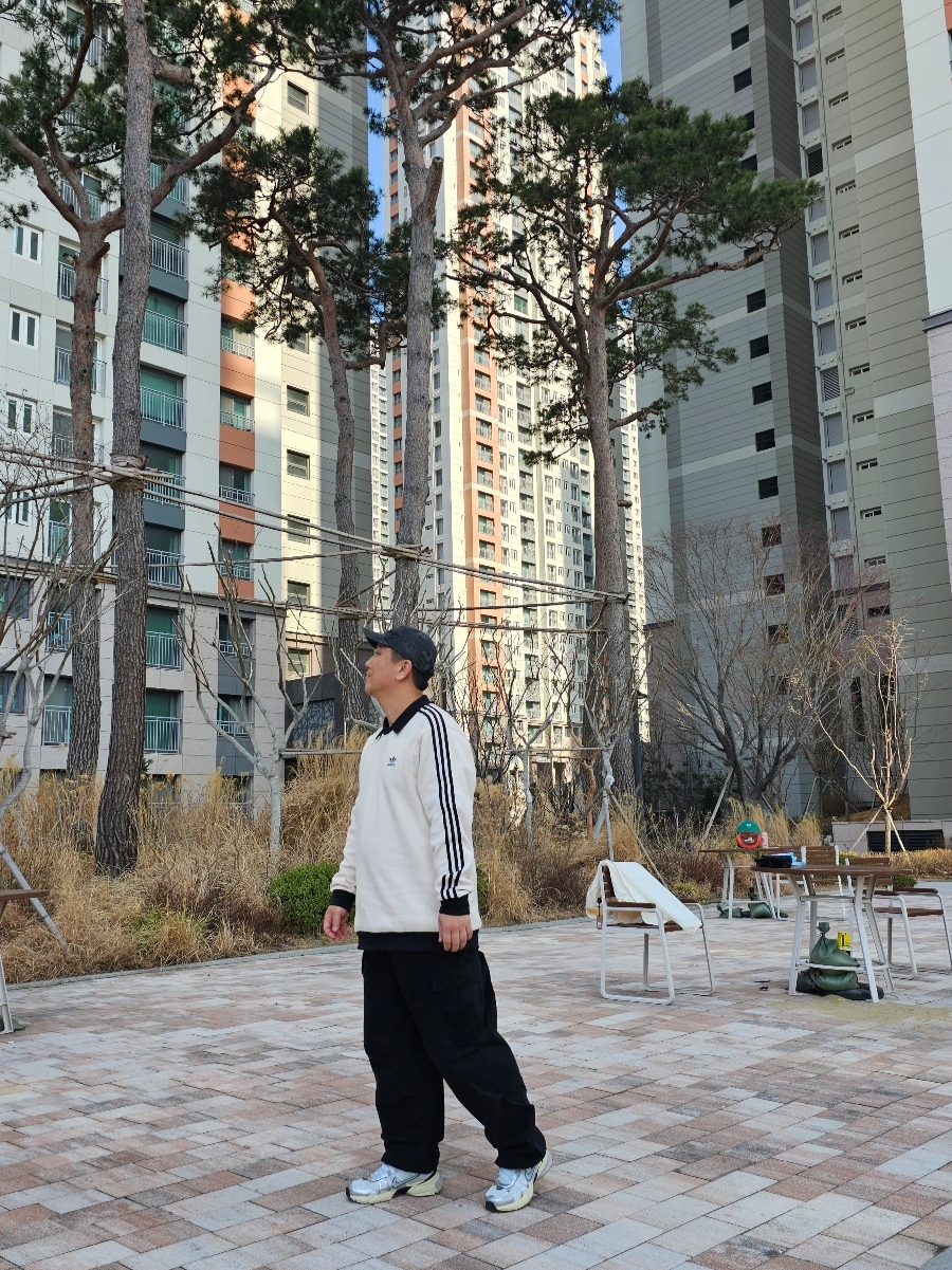 Supreme x Stone Island Camp Cap Black - 23FW, Stussy Wave Dye Beach Shell Jacket Bone 착용 스타일 - 4