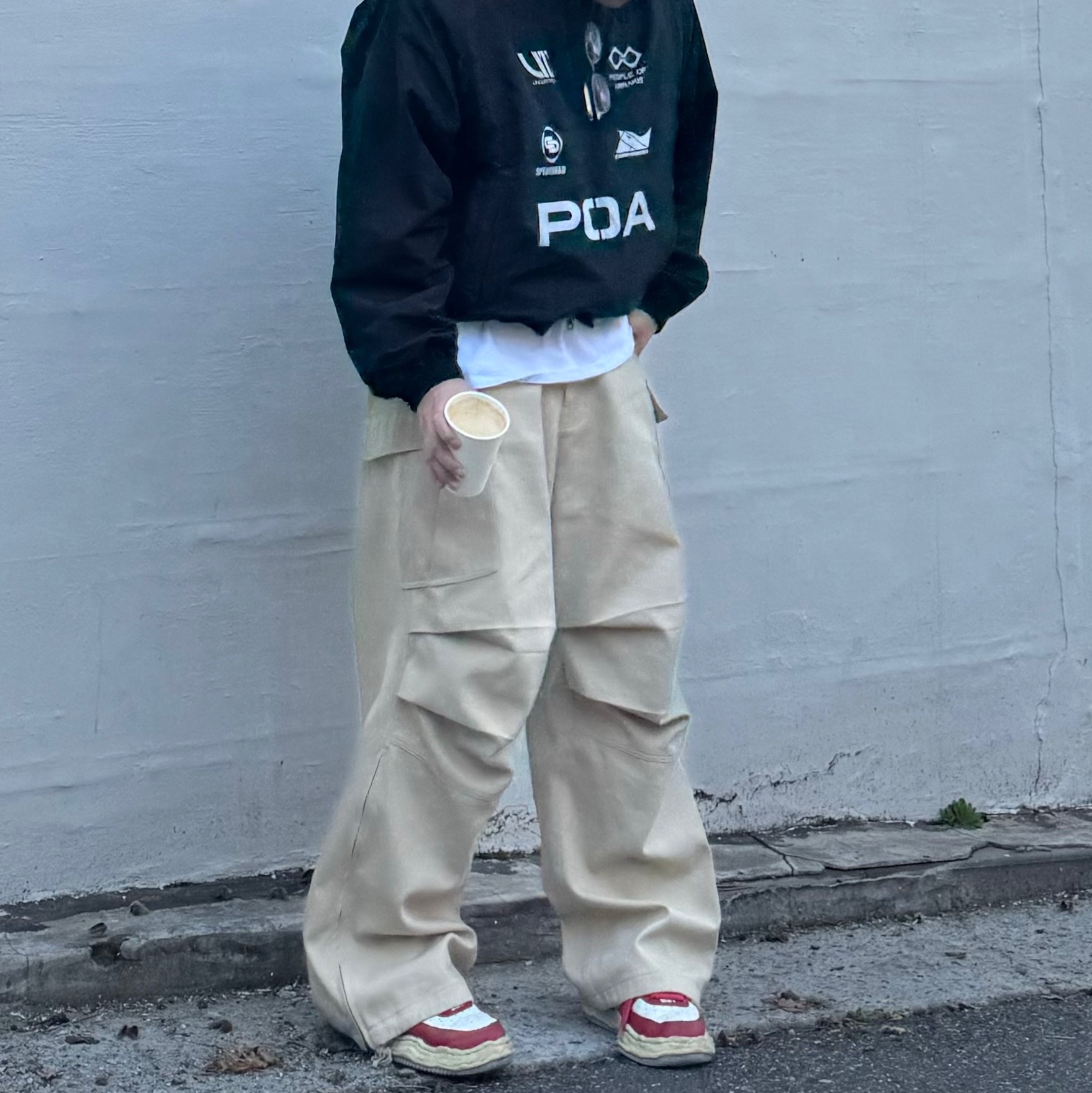 Nonnod Side Zip Cargo Pants Beige, Undermycar Acer Padded Shoulder Crop Blouson Ebony - 23FW 착용 스타일 - 3