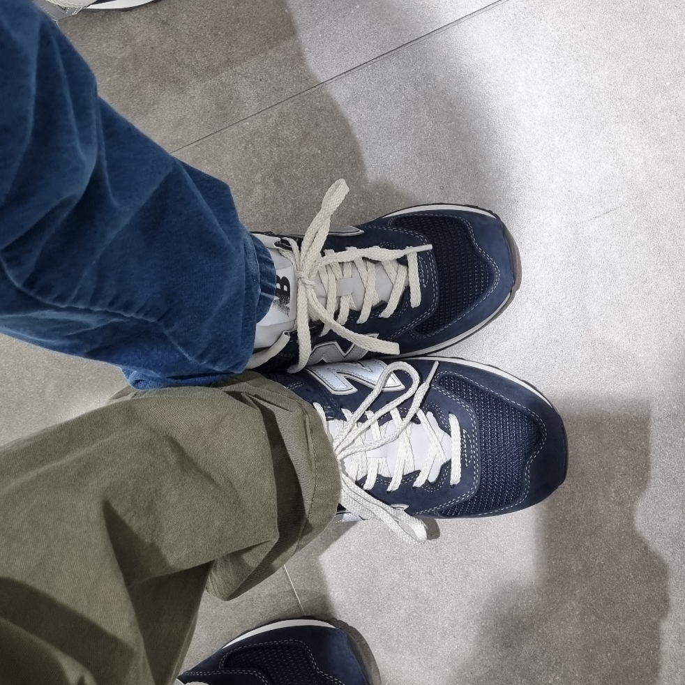 New Balance x Pottery 574 Premium Hard Navy 착용 스타일 - 2