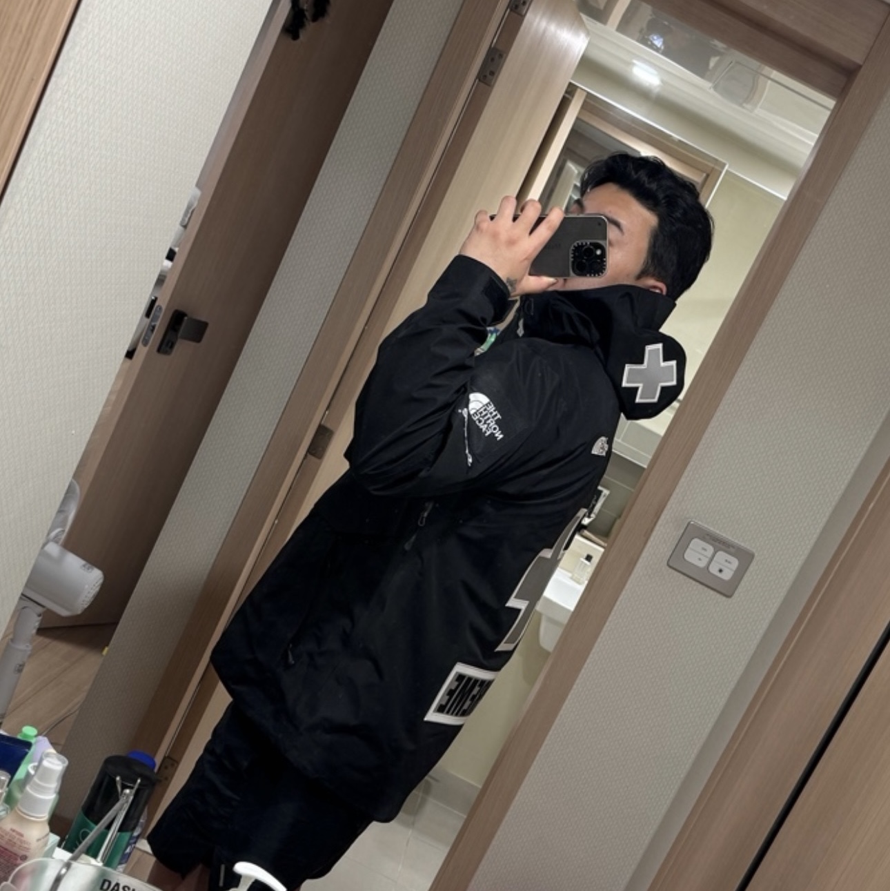 Supreme x The North Face Summit Series Rescue Mountain Pro Jacket Black - 22SS 착용 스타일