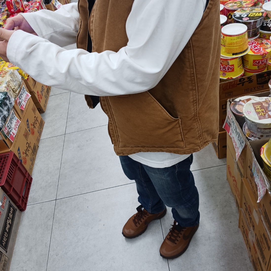 Nike x Tom Sachs General Purpose Shoe Brown, Carhartt WIP Vest Hamilton Brown - Winter 착용 스타일 - 1