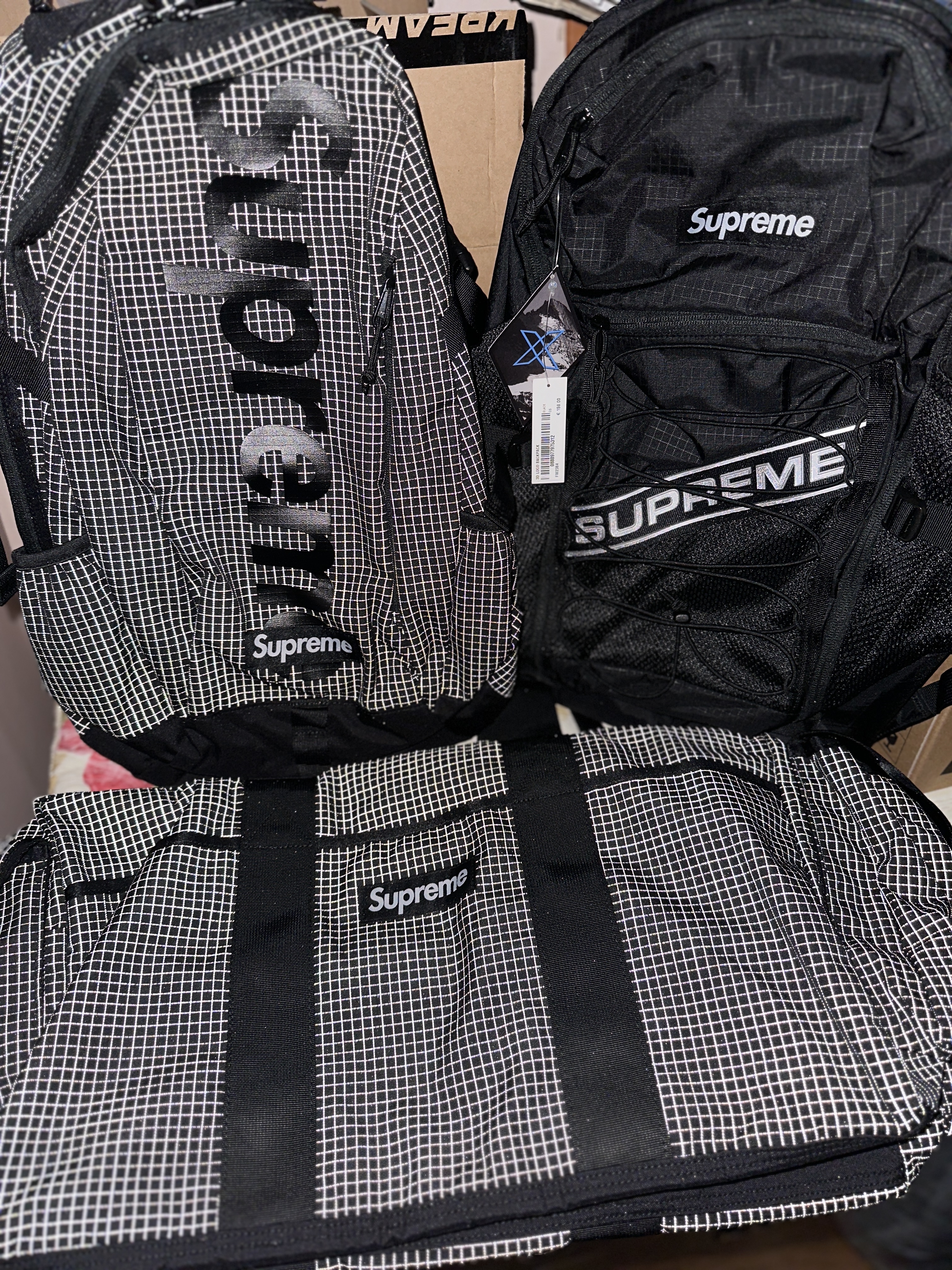 Supreme Backpack Black - 24SS, Supreme Duffle Bag Black - 24SS 착용 스타일 - 2