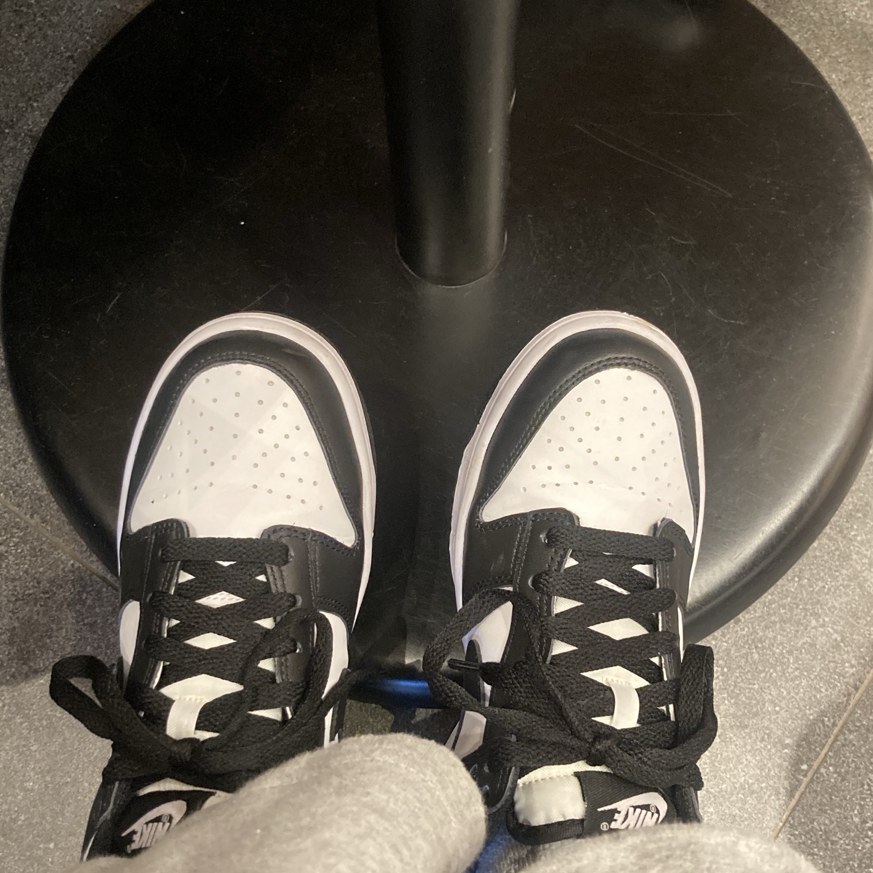 (GS) Nike Dunk Low Black 착용 스타일