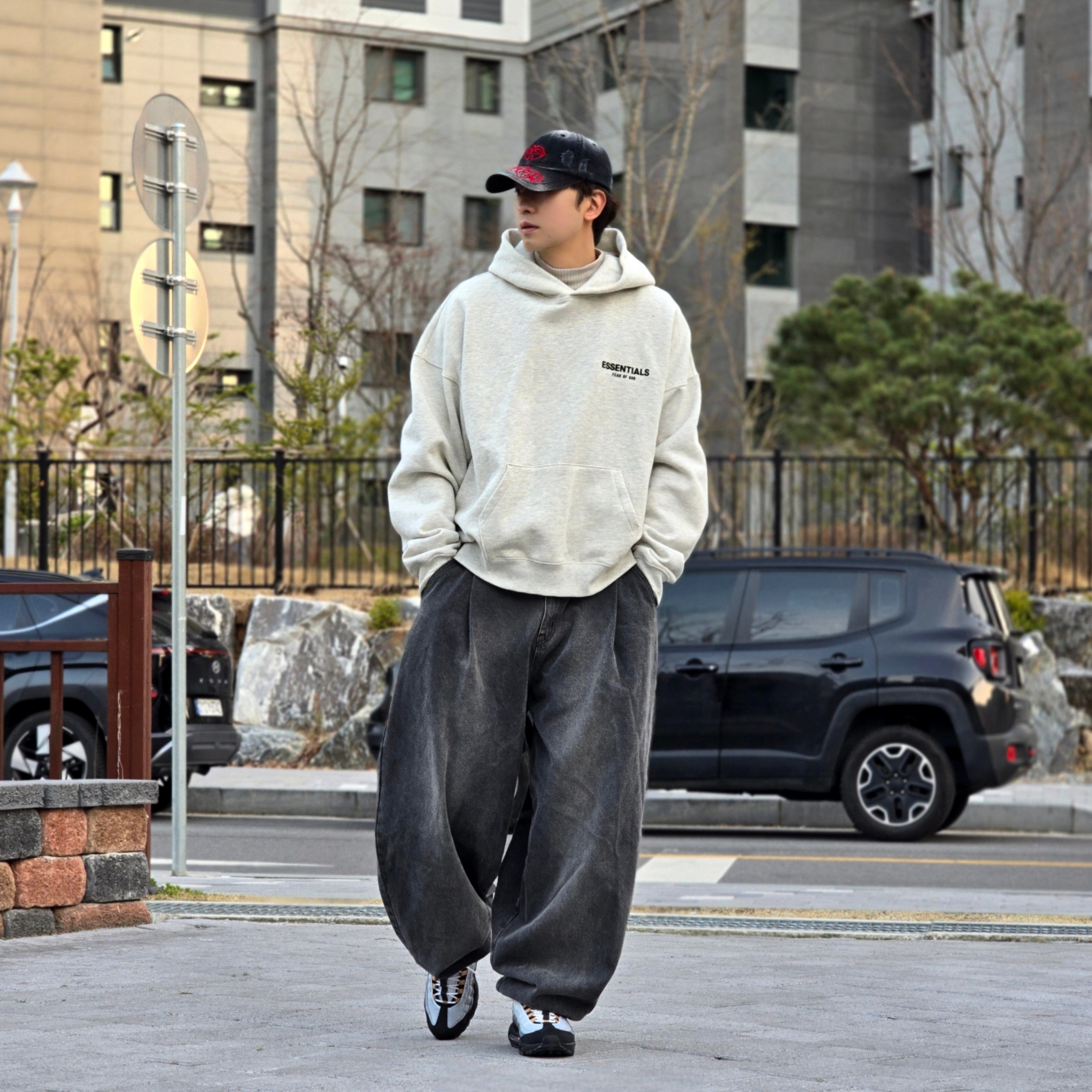 Essentials The Core Collection Hoodie Light Oatmeal, Nike Air Max 95 Wolf Grey Yellow Strike 착용 스타일 - 1