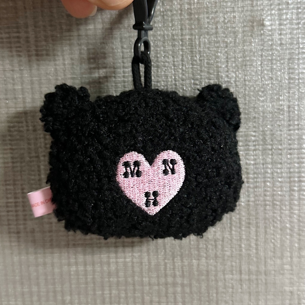 Monamhee Pouch Black 착용 스타일 - 3