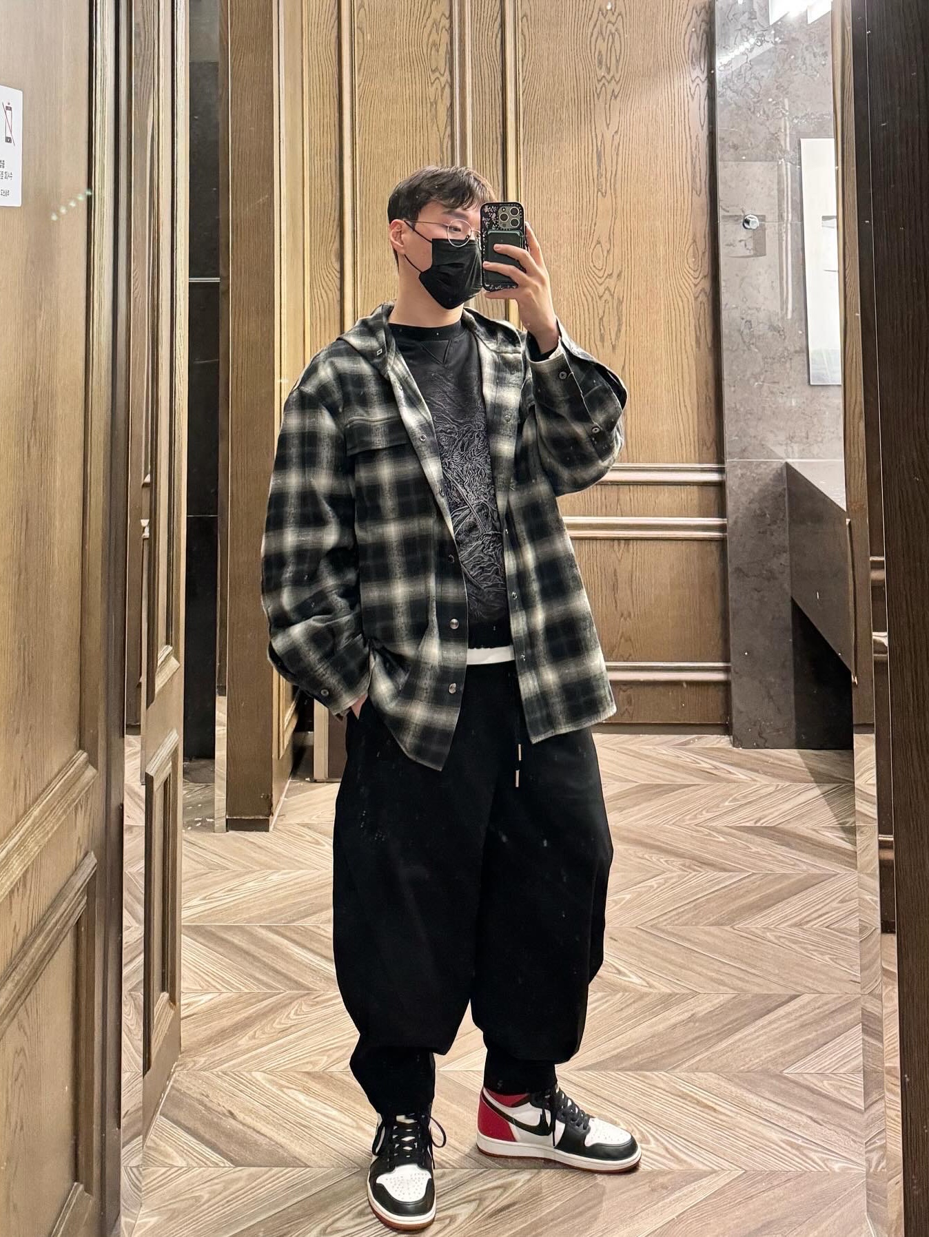 Wooyoungmi Hooded Check Shirt Black - 24SS, Jordan 1 Retro High OG Black Toe 2016 착용 스타일 - 1