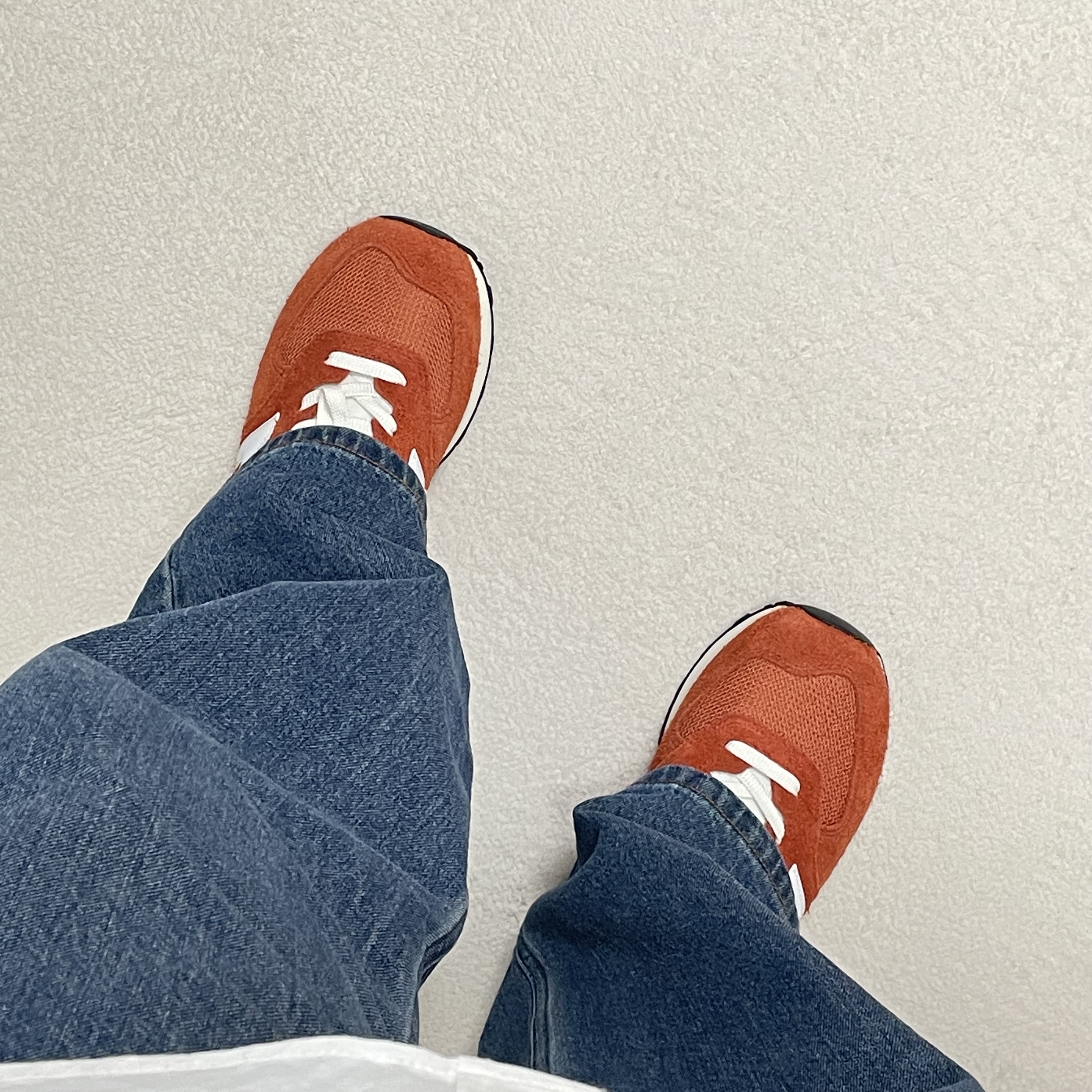 New Balance 574 Heritage Orange Burst White 착용 스타일 - 1