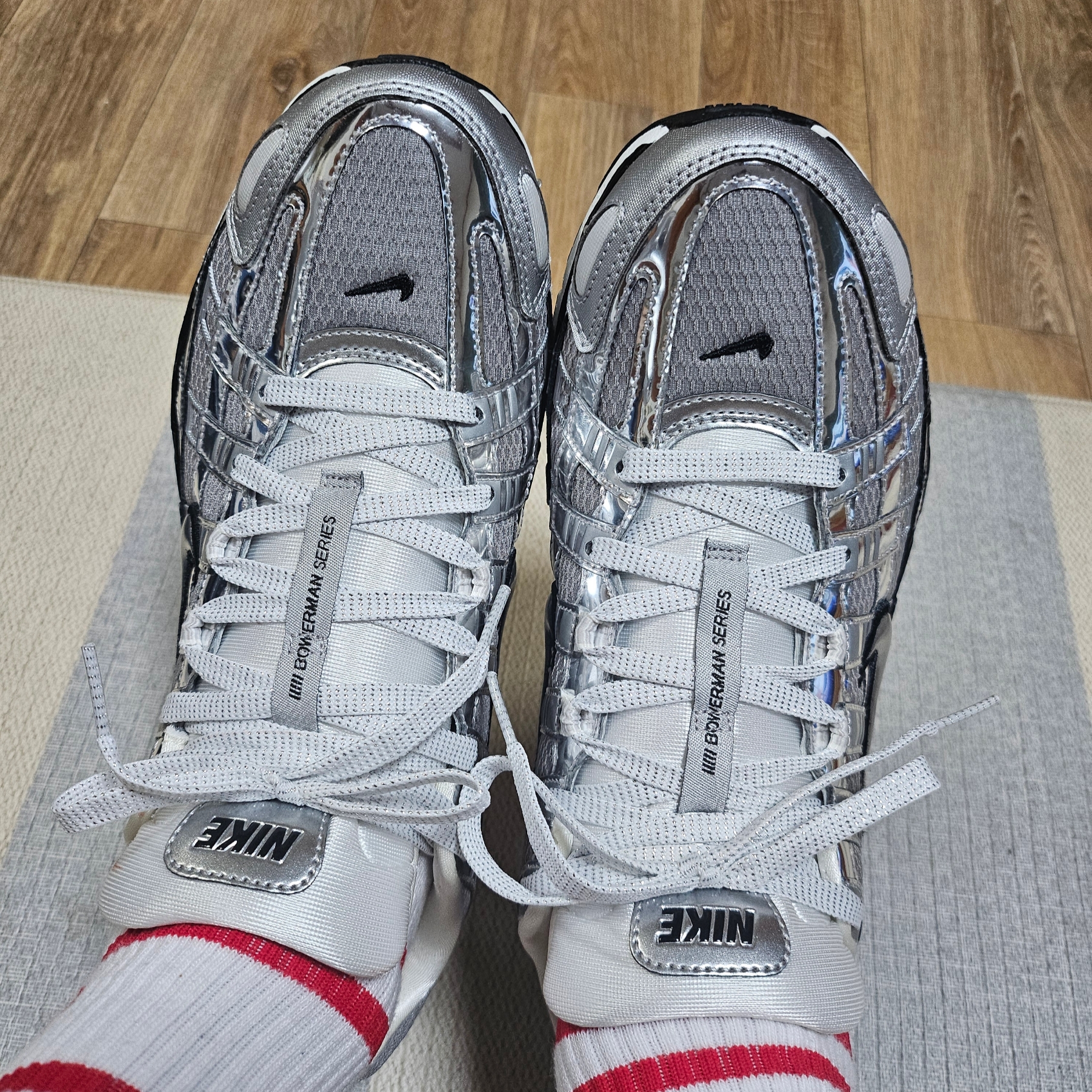 Nike P-6000 Metallic Silver 착용 스타일 - 1