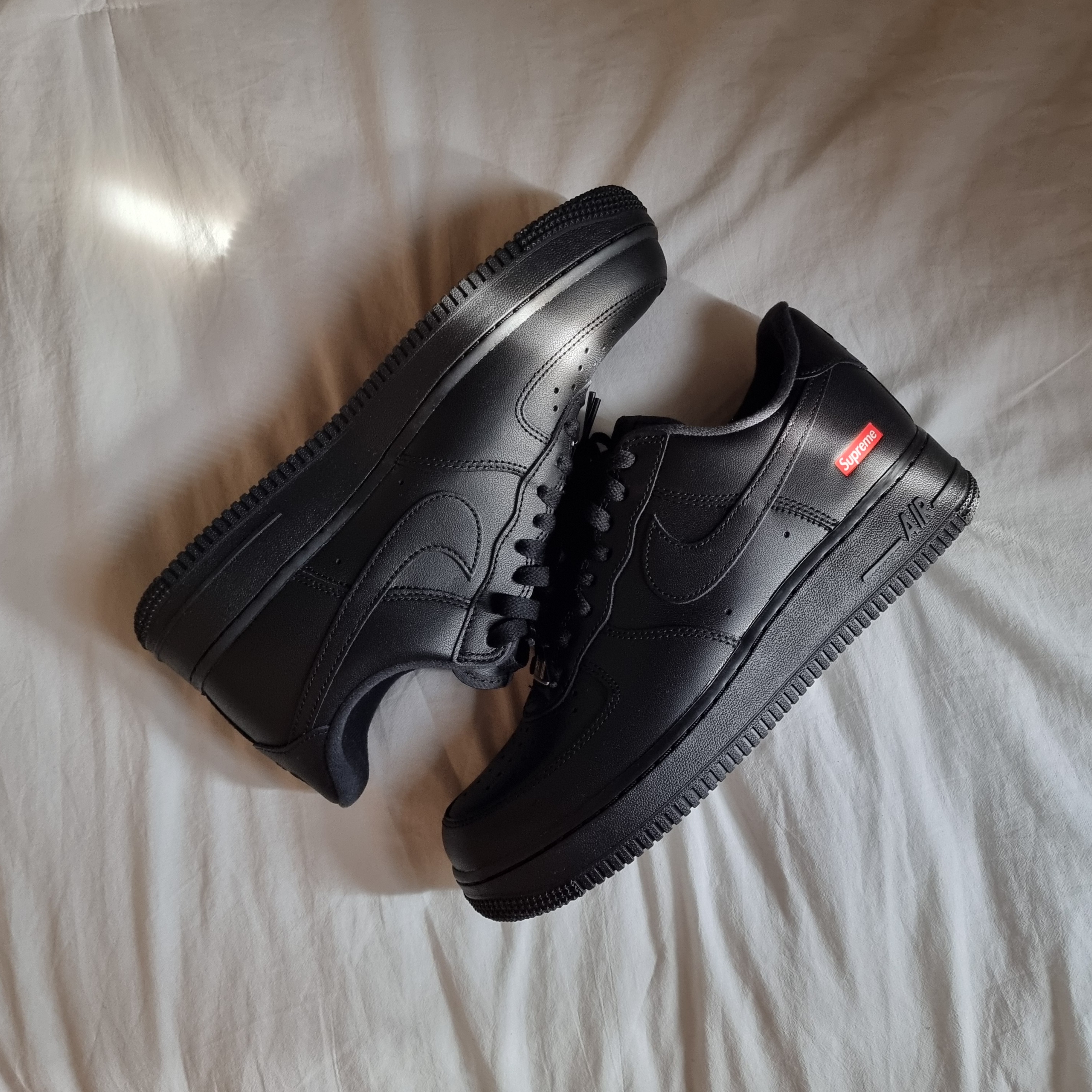 Nike x Supreme Air Force 1 Low Black 착용 스타일