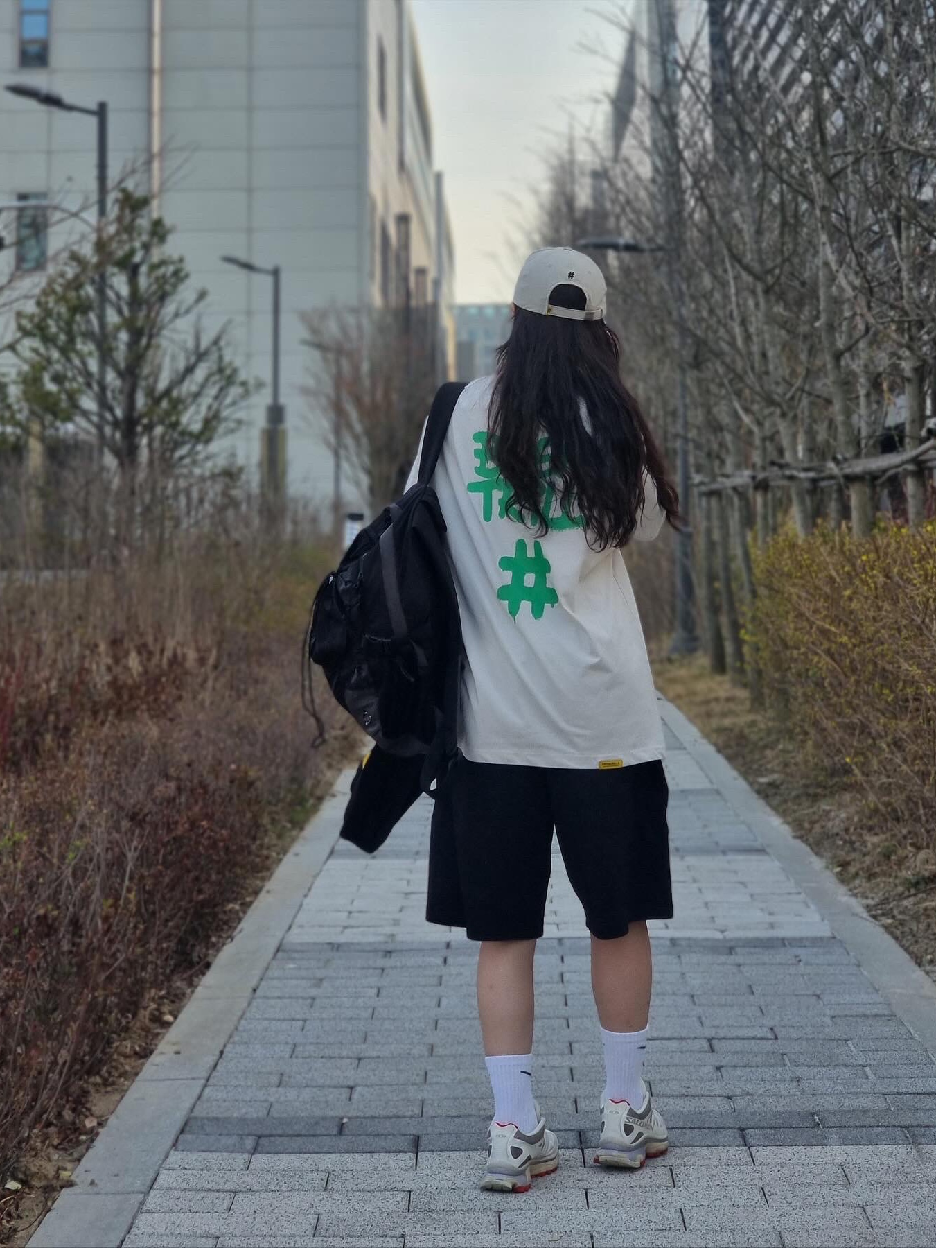 Salomon XT-4 Vanilla Ice 착용 스타일 - 3