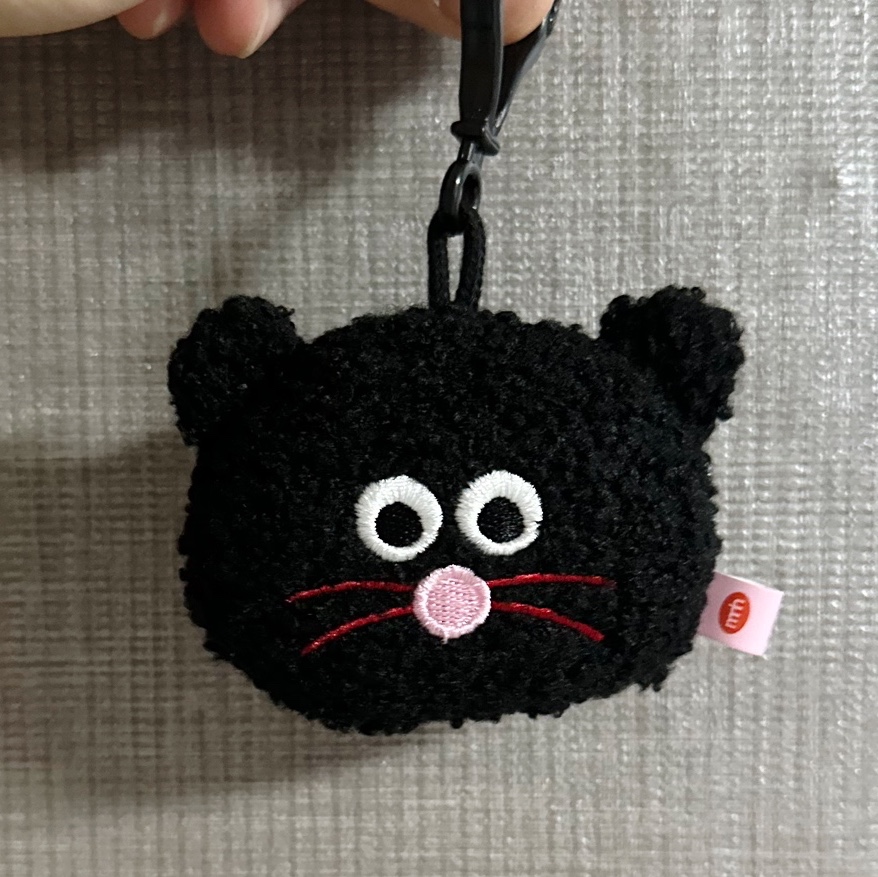 Monamhee Pouch Black 착용 스타일 - 2