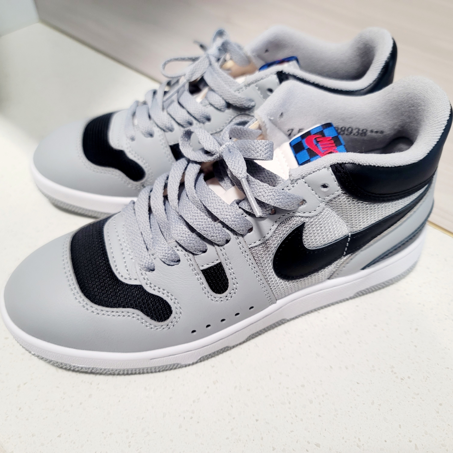 Nike Mac Attack QS SP Light Smoke Grey 착용 스타일 - 2