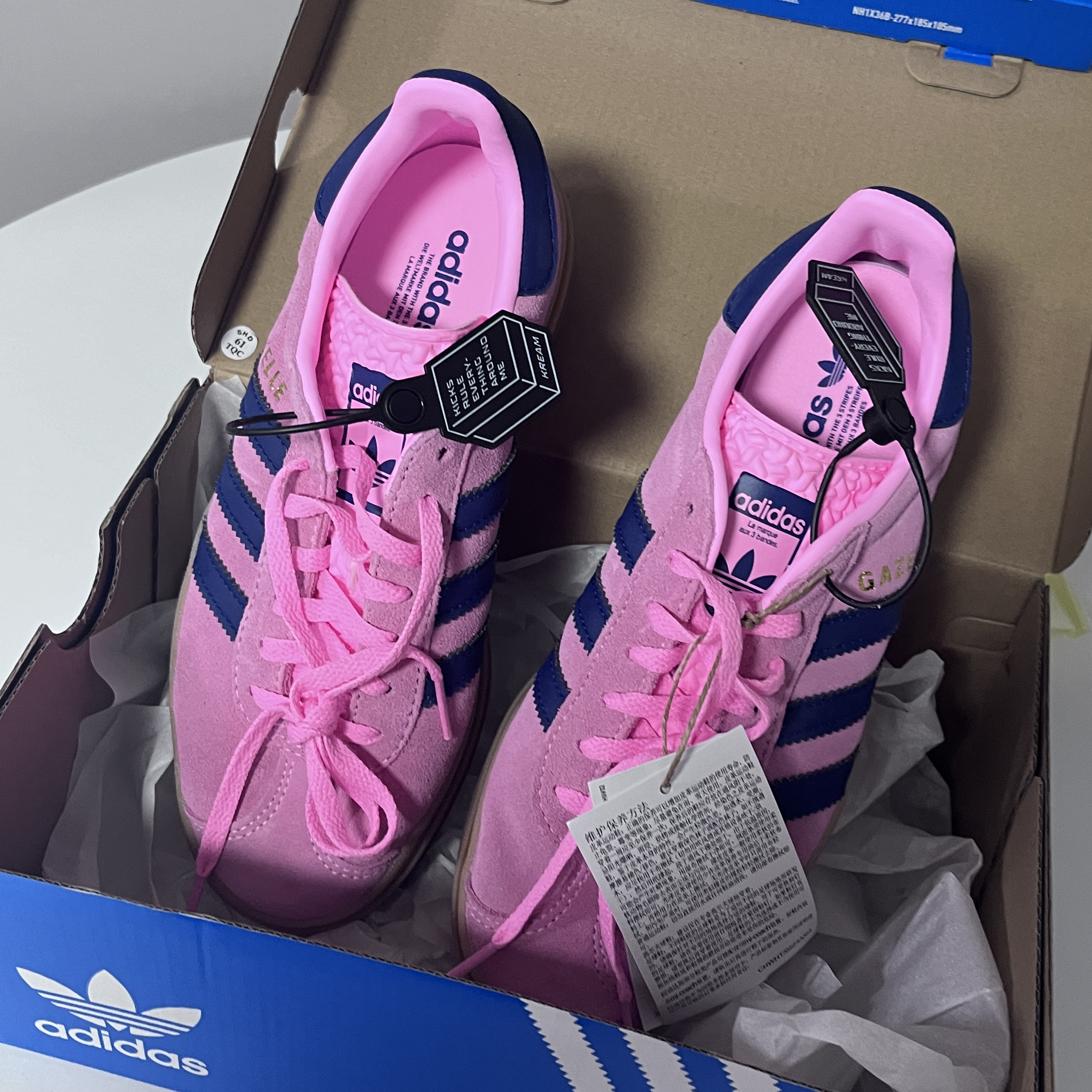 (W) Adidas Gazelle Bold Pink Glow Victory Blue 착용 스타일