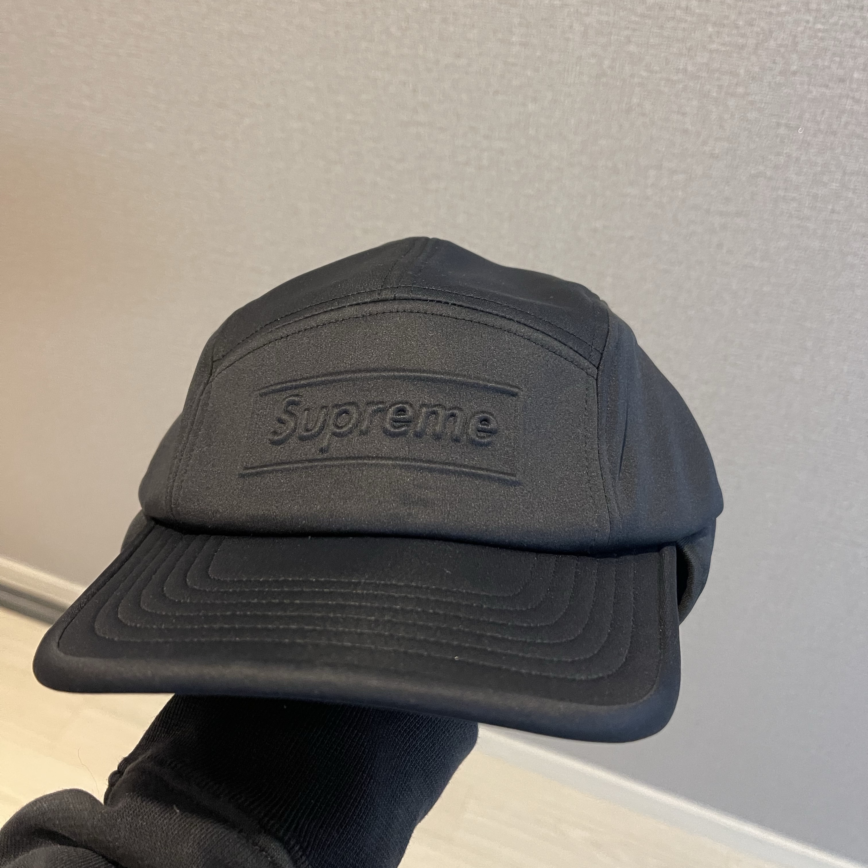 Supreme Windstopper Earflap Camp Cap Black - 23FW 착용 스타일