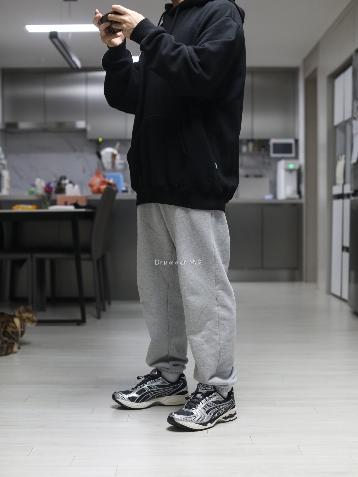 Asics Unlimited Gel-Kayano 14 Carrier Grey Black 착용 스타일