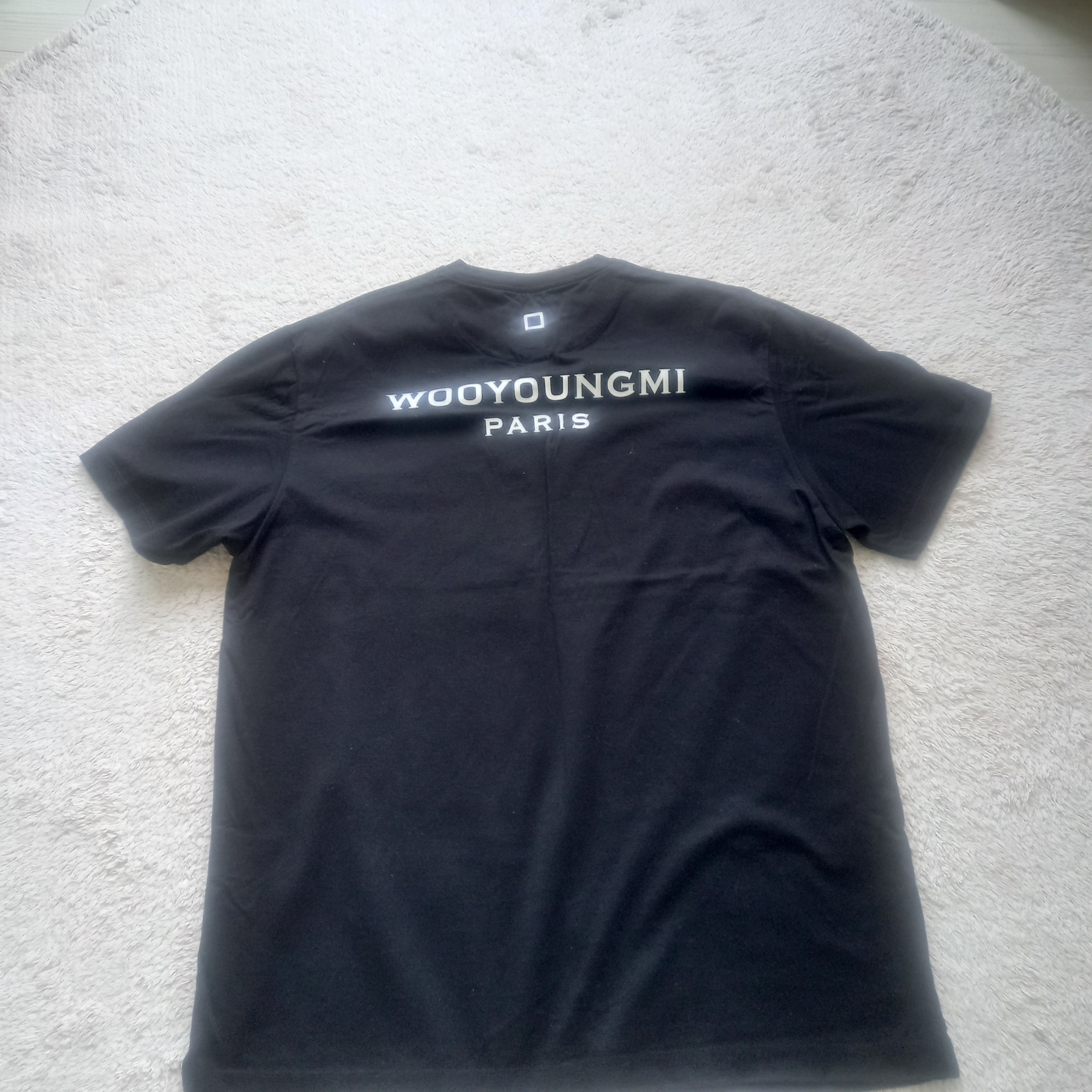 Wooyoungmi Cotton Back Logo T-Shirt Black - 24SS, Wooyoungmi Flower Print Denim Shirt Blue - 24SS 착용 스타일 - 1