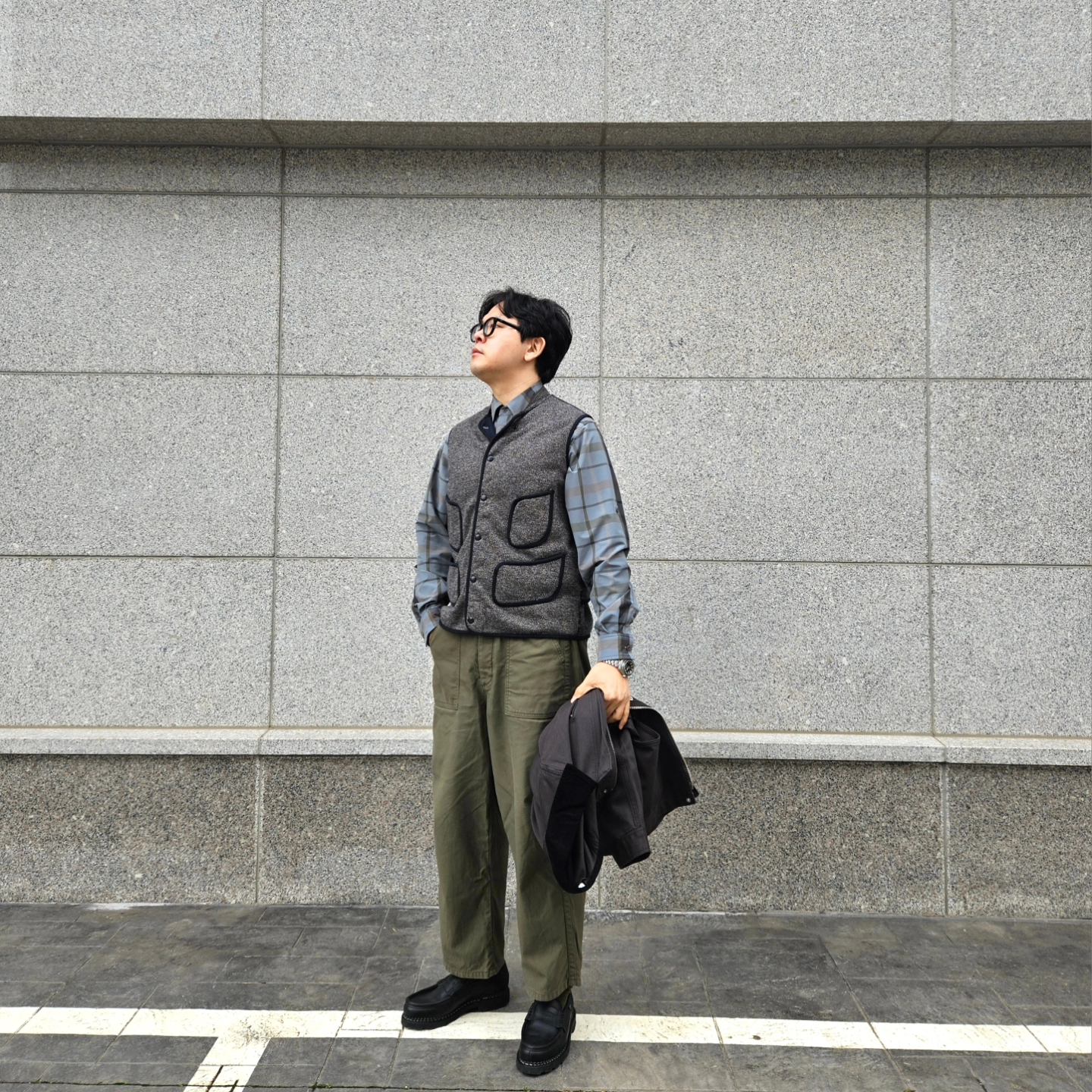 Kapital Beach Fleece Beach Vest Charcoal, Nike ACG Dri-Fit UV Devastation Trail Shirt Smoke Grey - Asia 착용 스타일 - 2