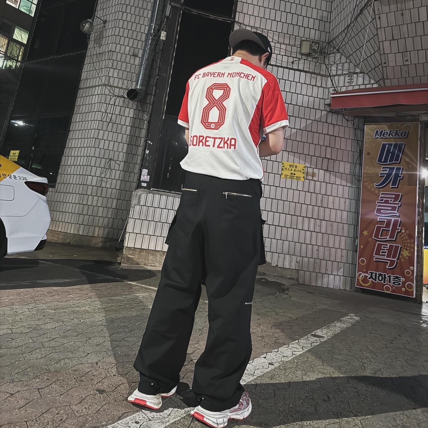 Adidas Bayern Munchen 2023/24 Home Jersey White Red - US Sizing (Non Marking Ver.), Balenciaga 3XL Sneakers White Red 착용 스타일 - 2