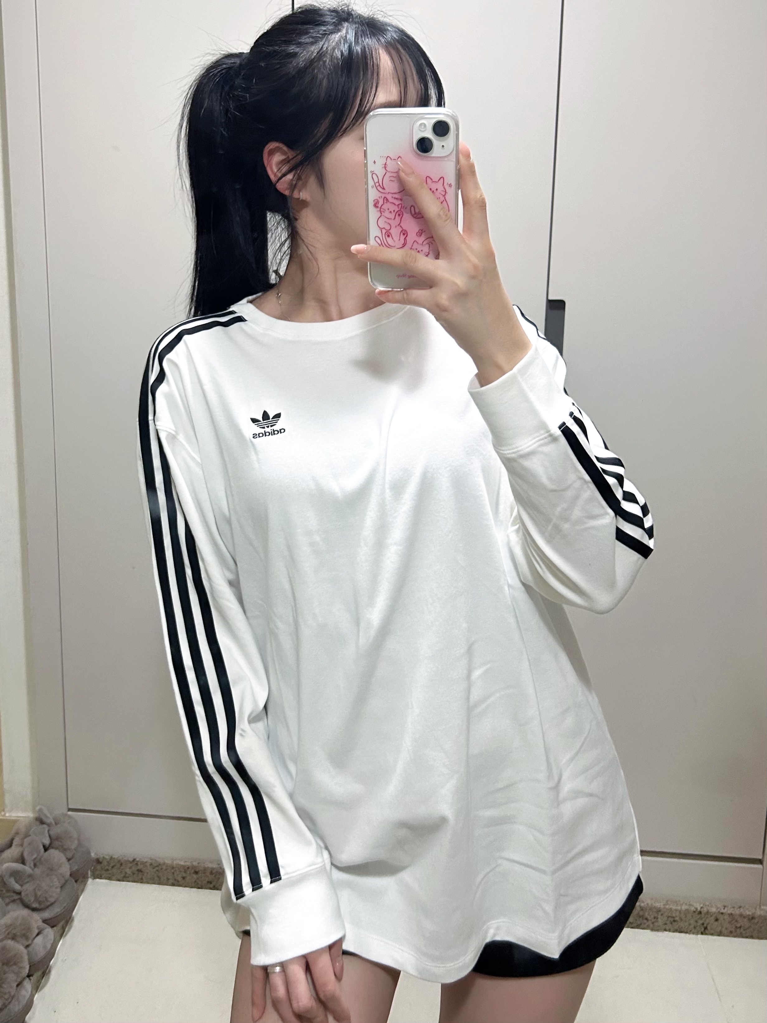 (W) Adidas 3-Stripes Long Sleeve T-Shirt White - KR Sizing 착용 스타일