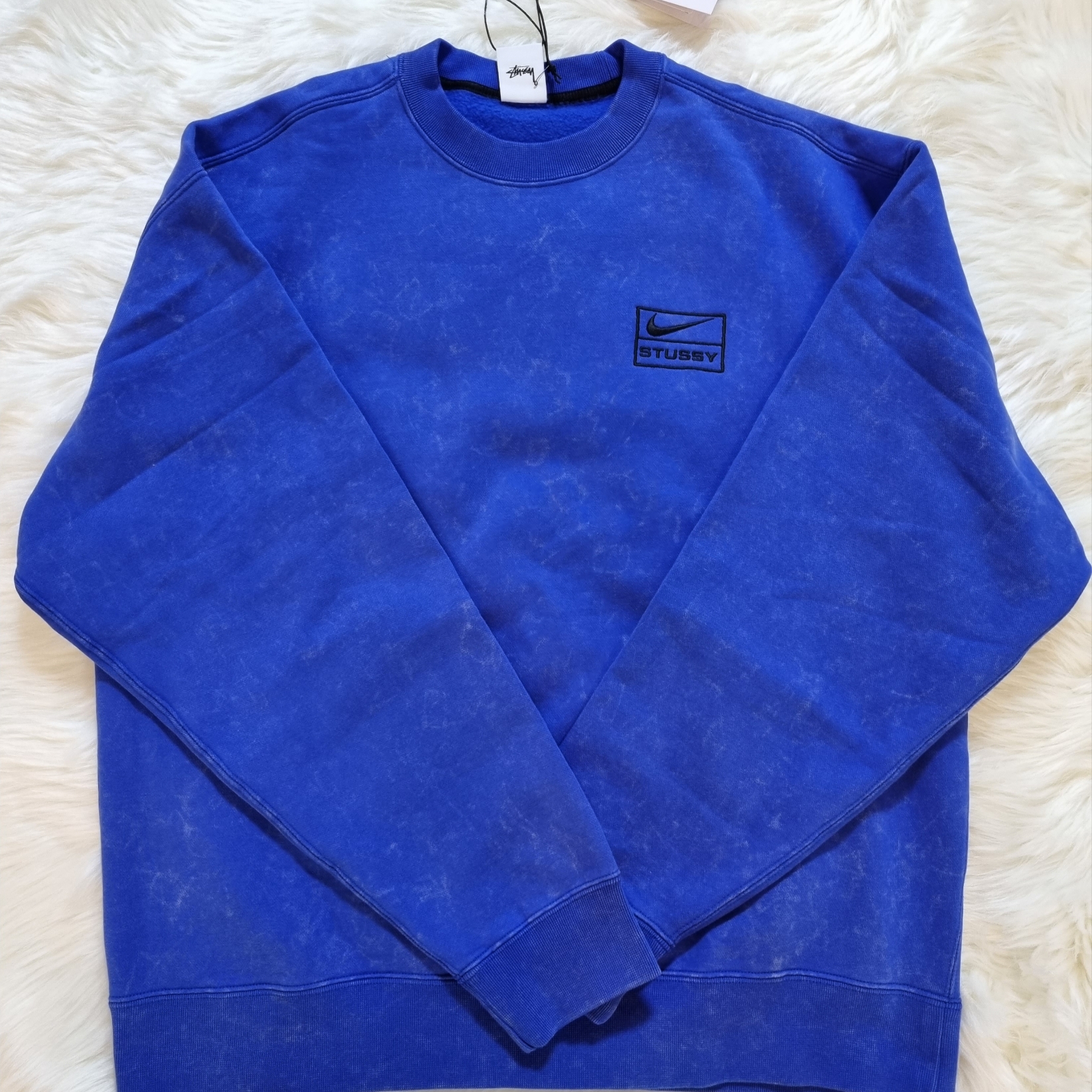 Nike x Stussy NRG Acid Washed Crewneck Game Royal (DR4024-480) 착용 스타일