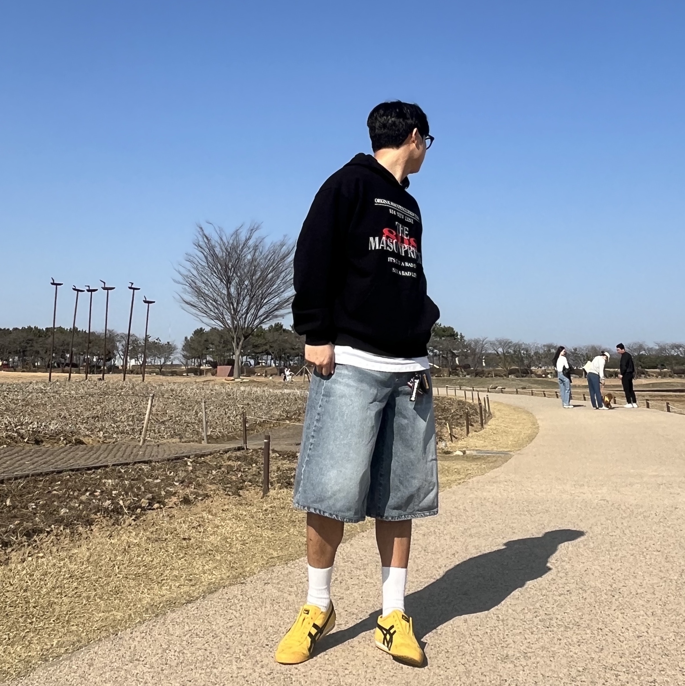 Onitsuka Tiger Mexico 66 Slip-On Yellow Black 착용 스타일 - 3