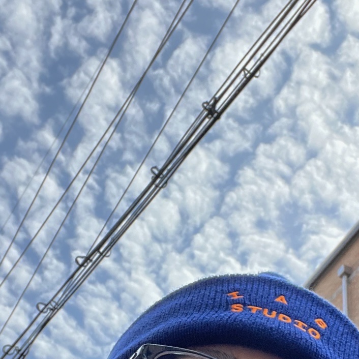 IAB Studio Beanie Blueberry Orange 착용 스타일